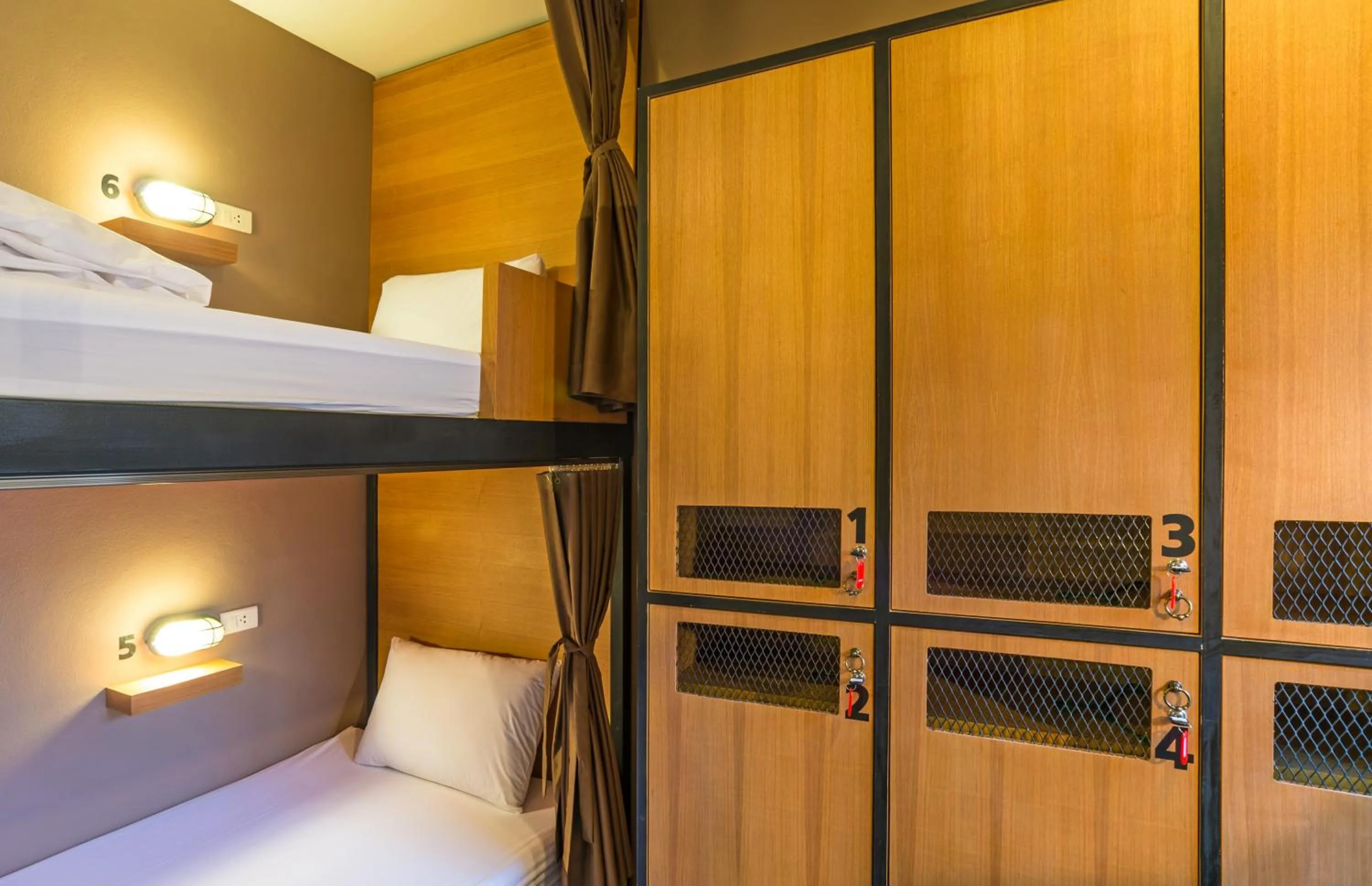 Photo of the whole room, Bed in Srisuksant Square