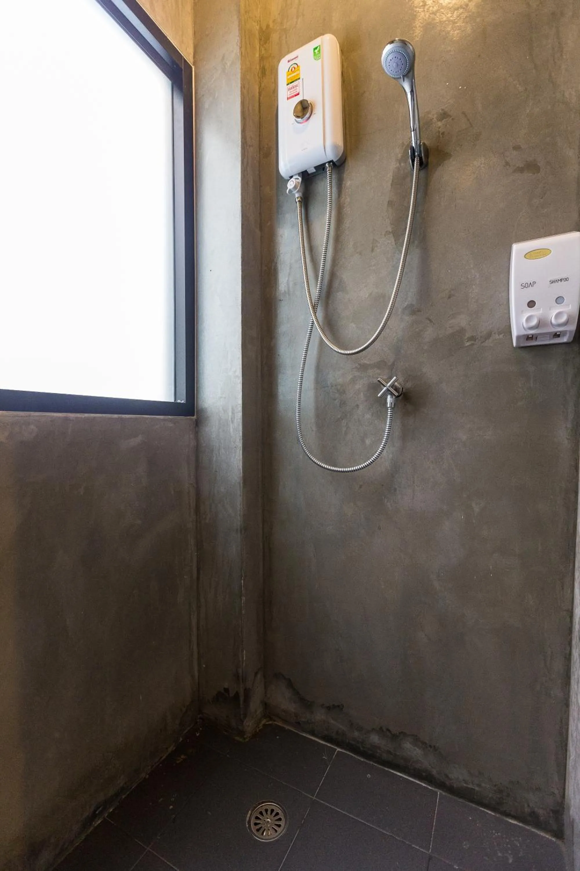 Shower in Srisuksant Square