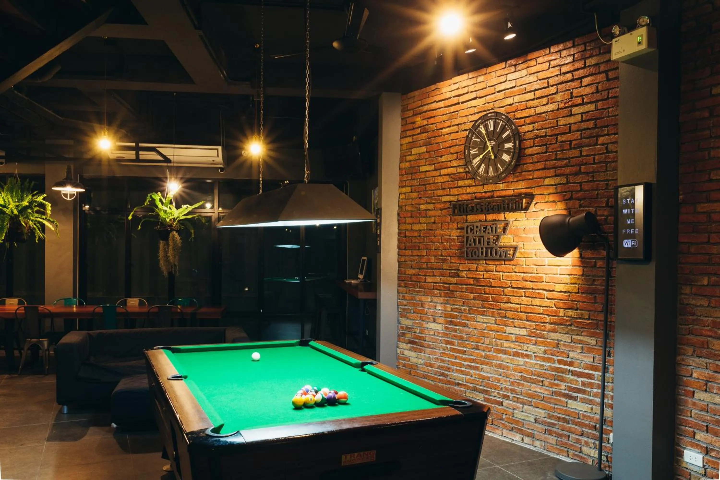 Area and facilities in Srisuksant Square