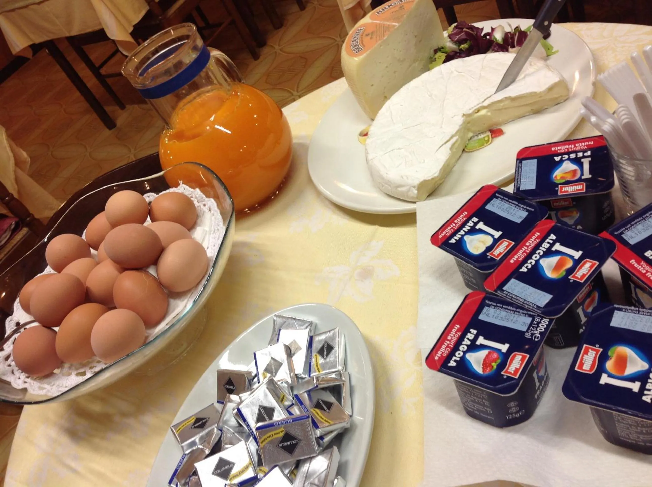Buffet breakfast in Ristorante Albergo Roma