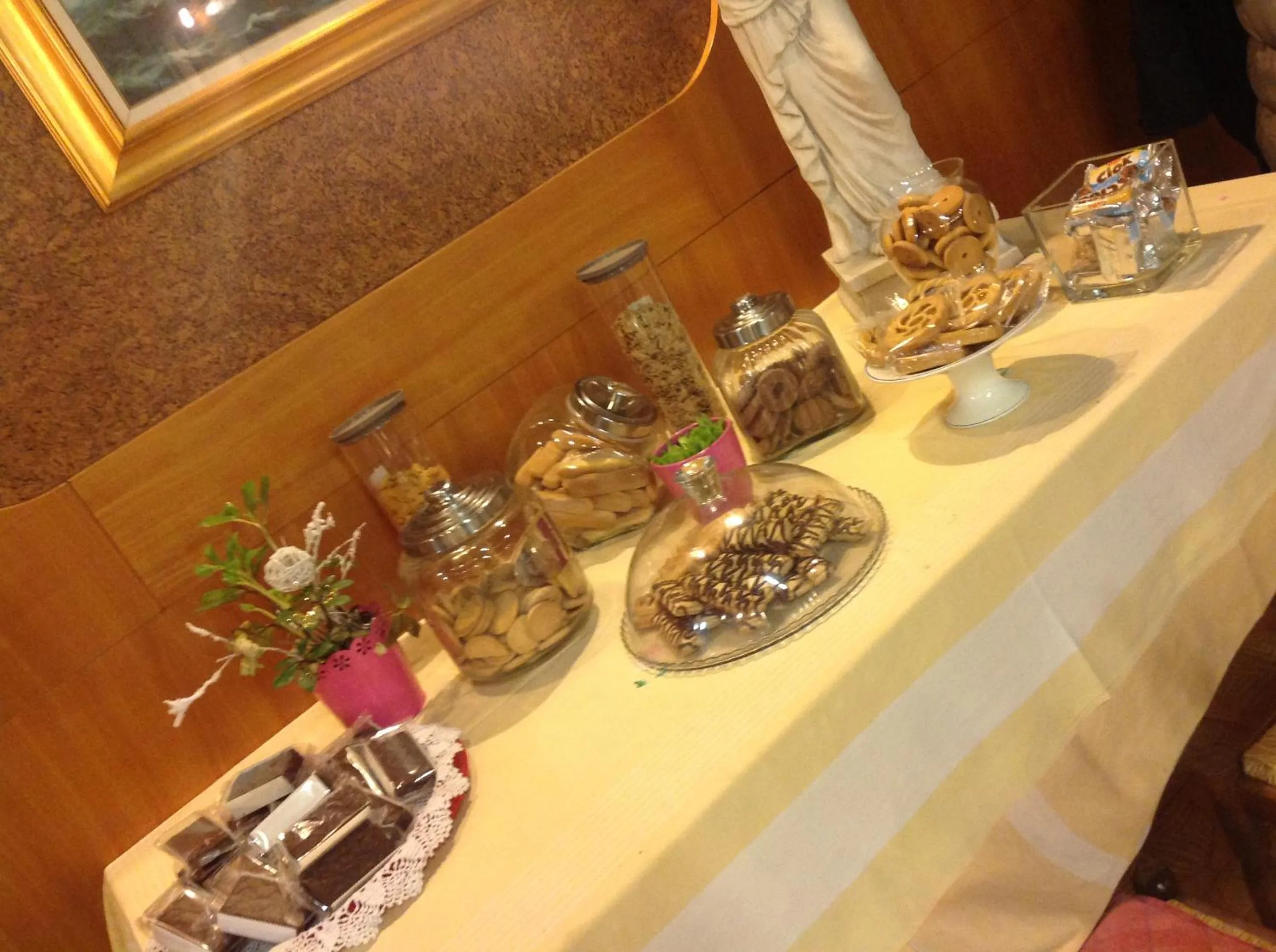 Buffet breakfast in Ristorante Albergo Roma
