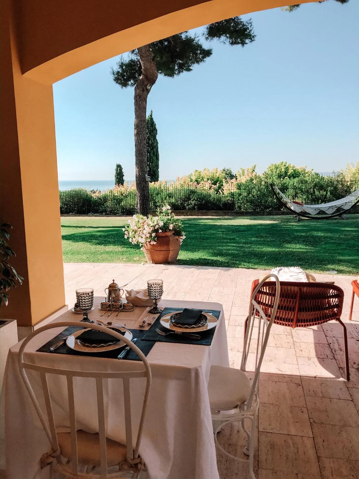Patio in Tra gli Alberi e il Mare