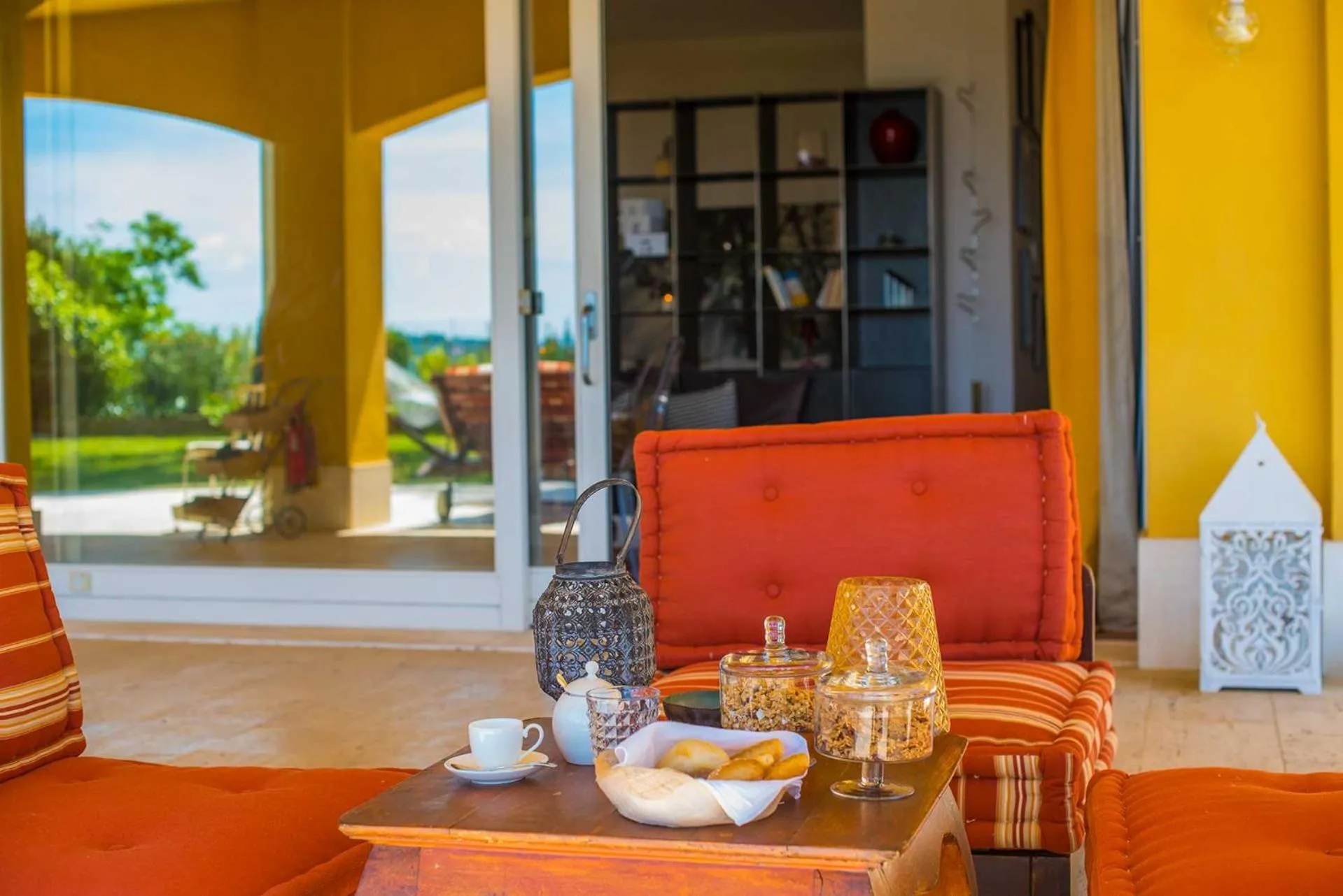 Patio in Tra gli Alberi e il Mare