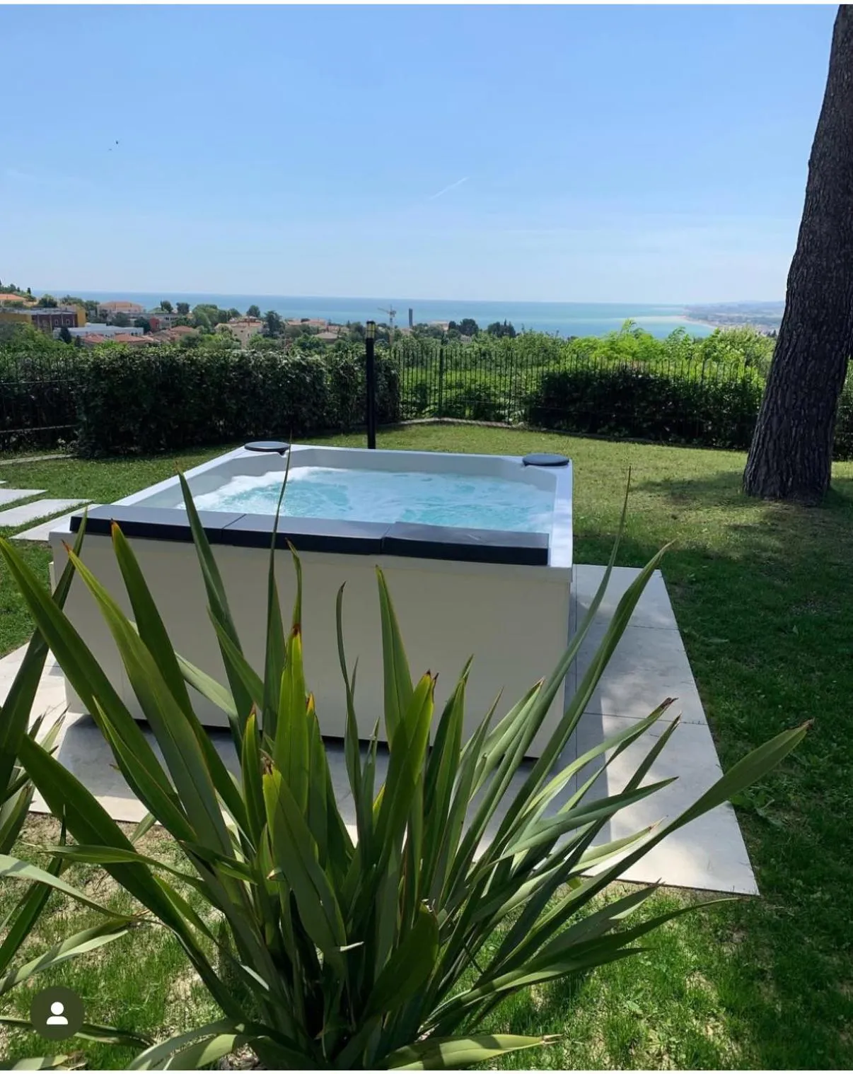 Garden in Tra gli Alberi e il Mare