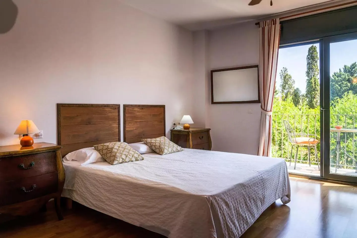 Photo of the whole room, Bed in Ca la Gloria