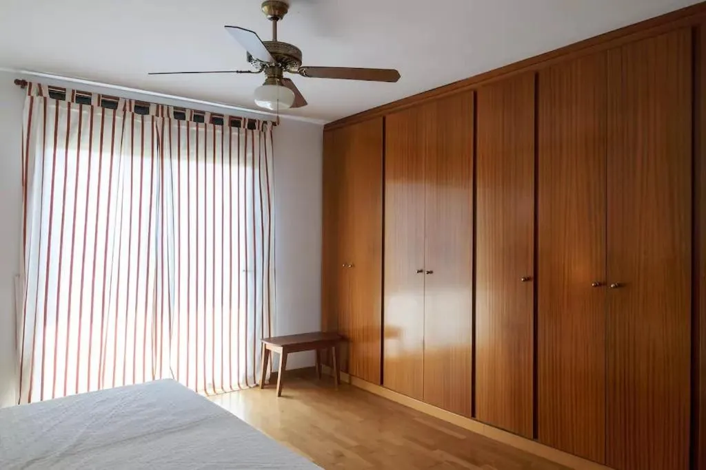 Photo of the whole room, Bed in Ca la Gloria