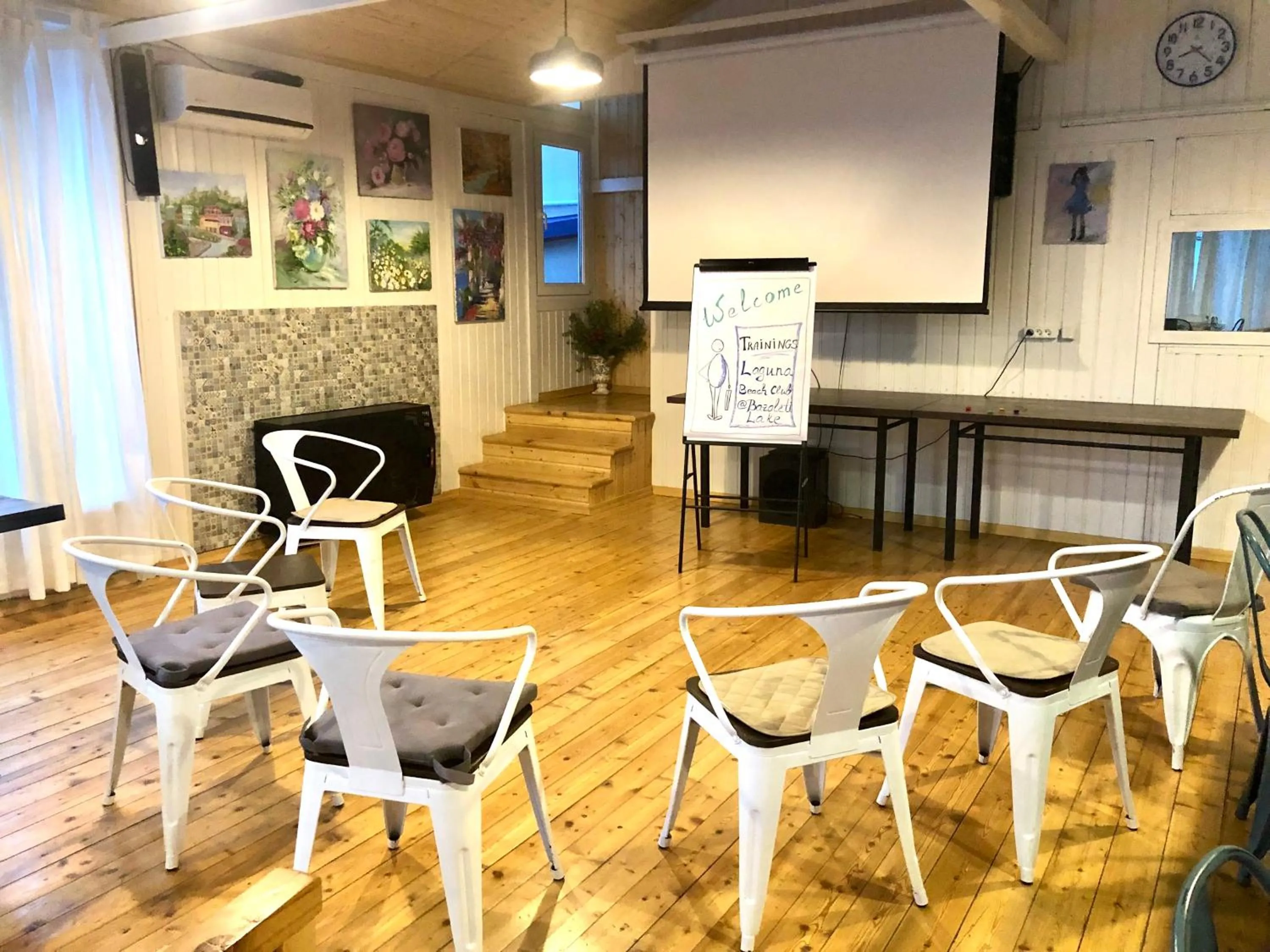 Meeting/conference room in Laguna Beach Club Bazaleti Lake