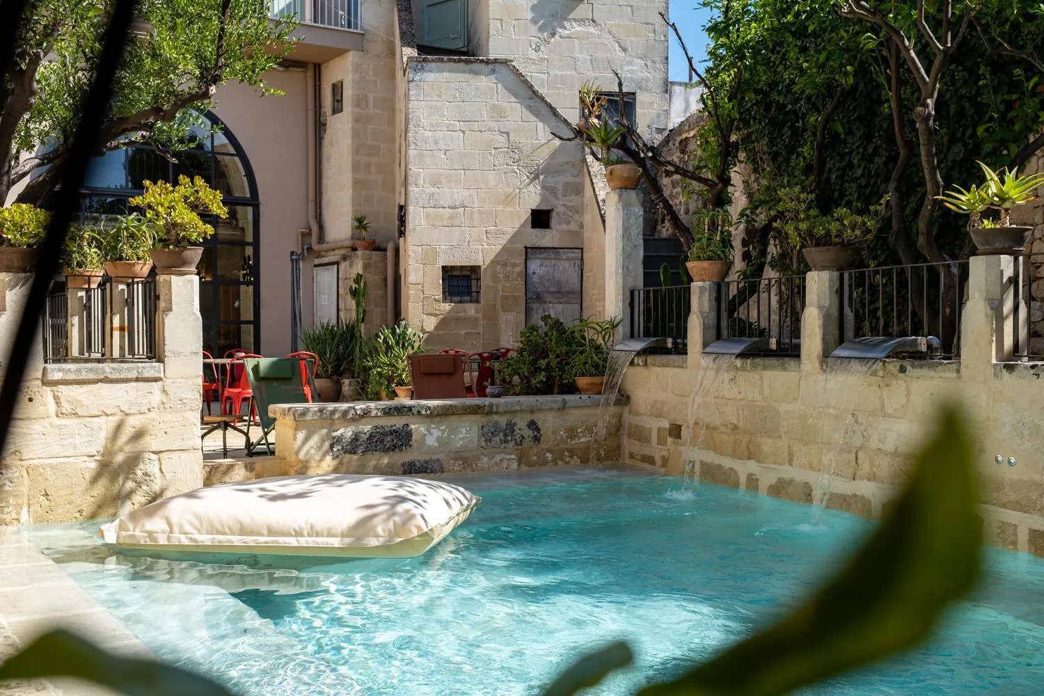 Swimming pool in Palazzo Mandurino luxury relais