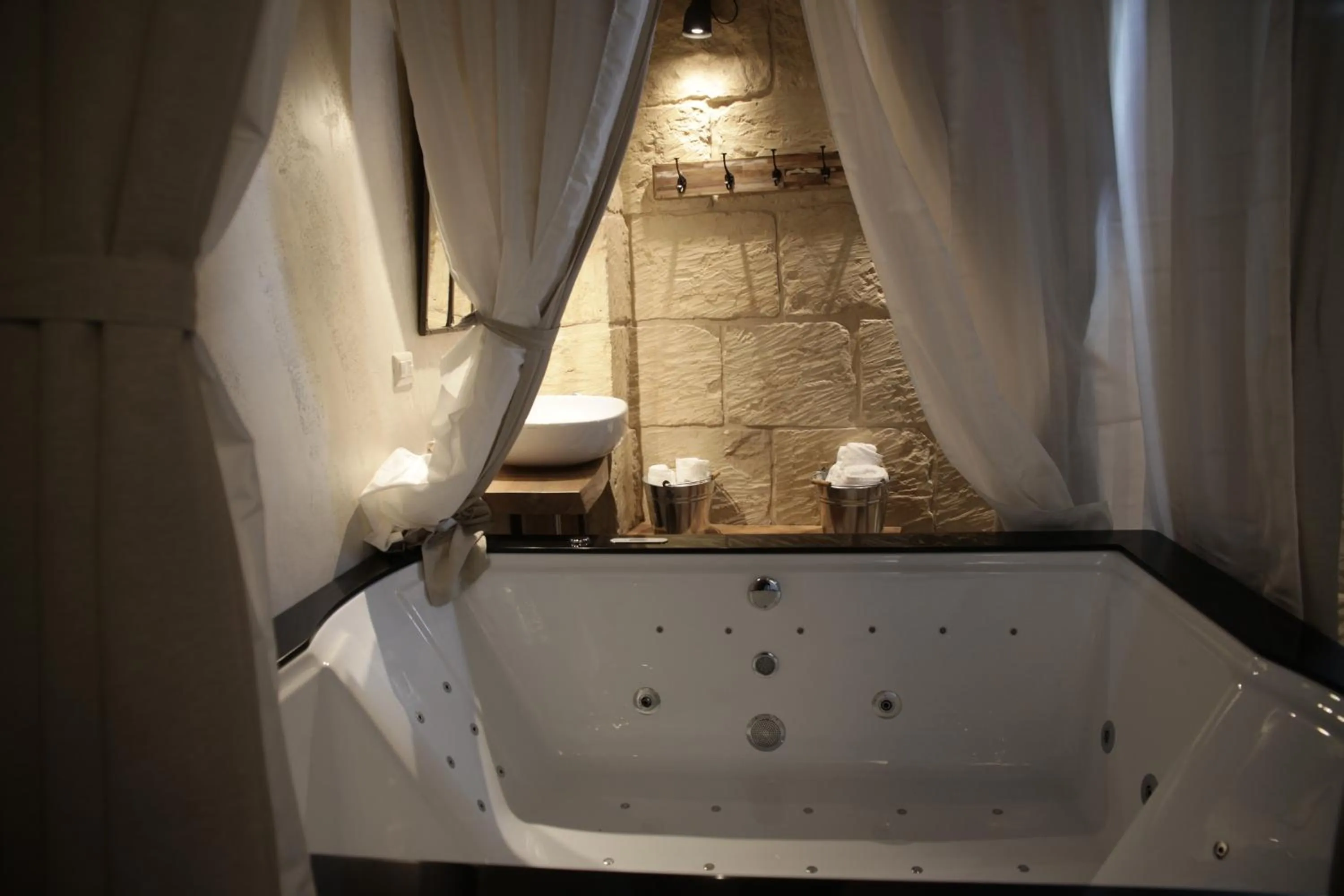 Hot Tub in Palazzo Mandurino luxury relais