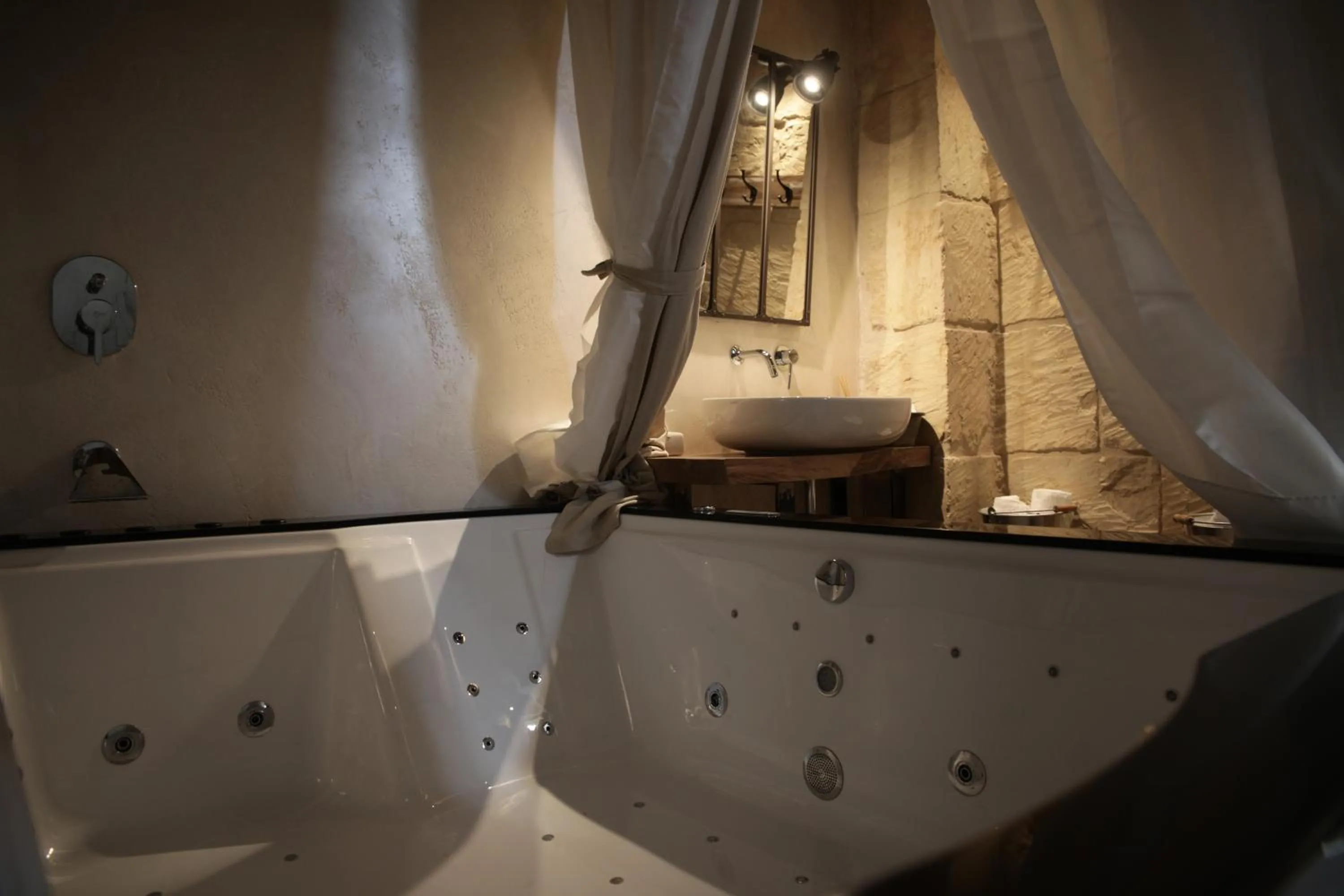 Hot Tub in Palazzo Mandurino luxury relais