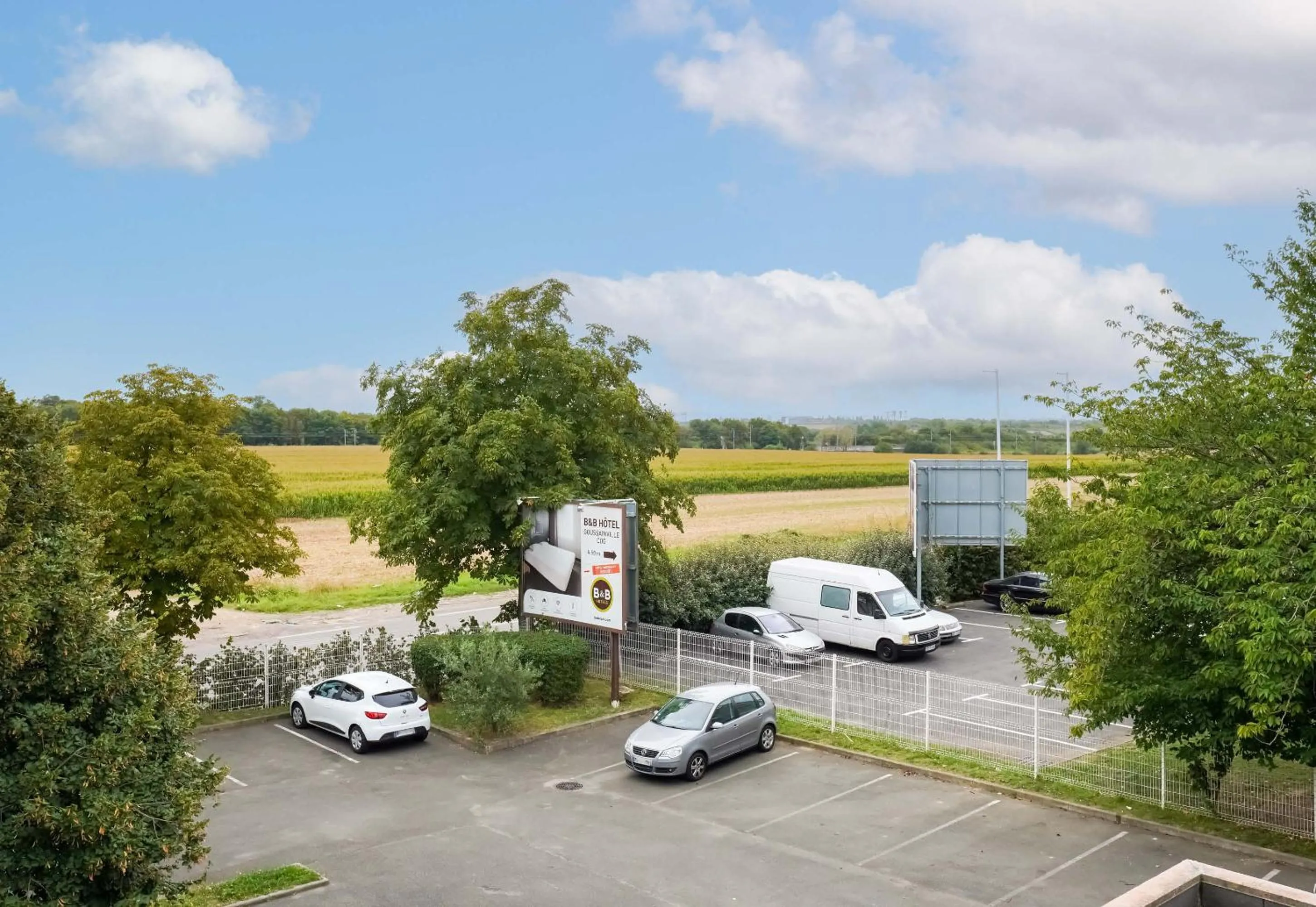 Parking in B&B HOTEL Goussainville CDG