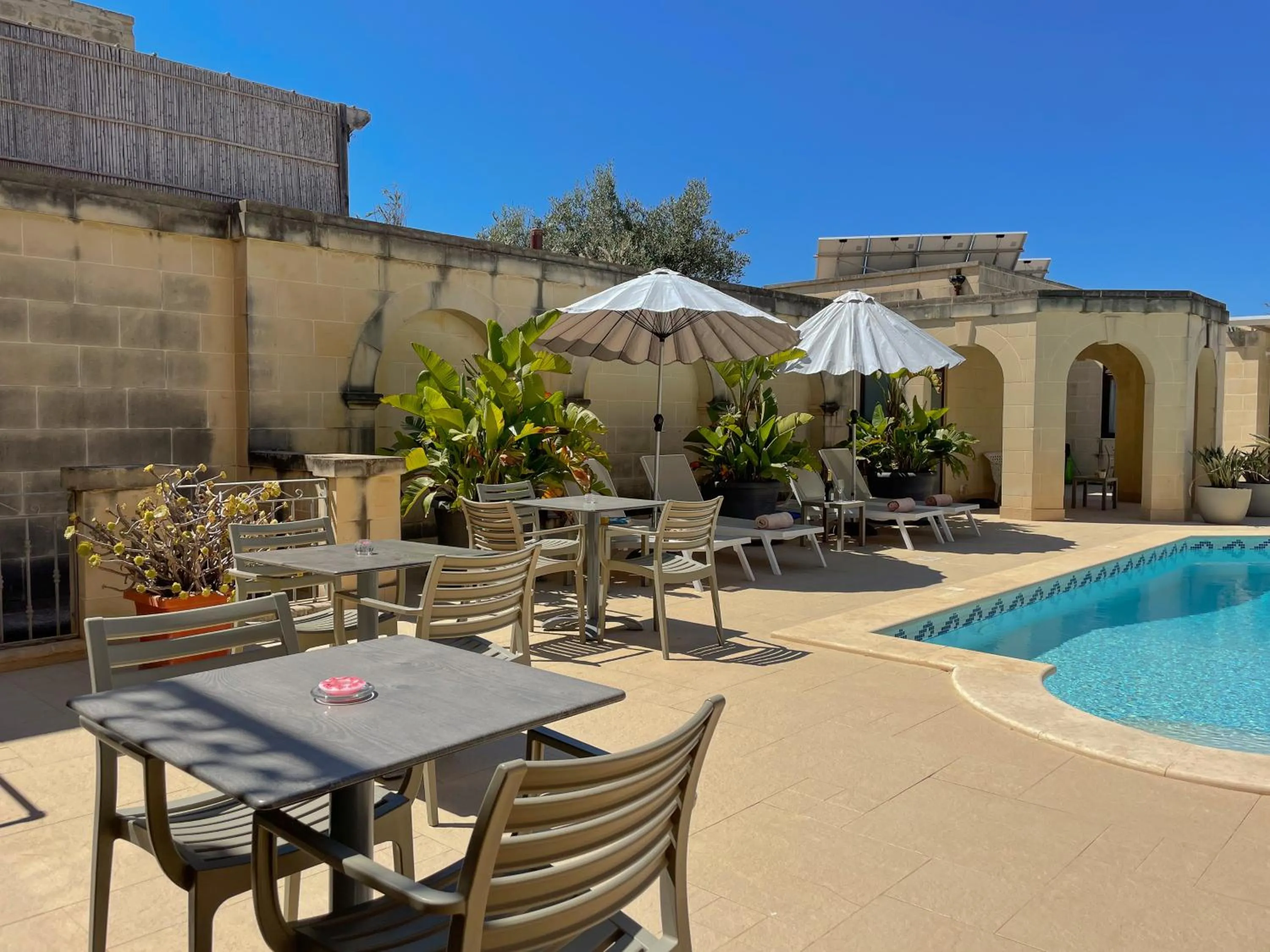 Swimming pool in IL-Gardjola Bed and Breakfast