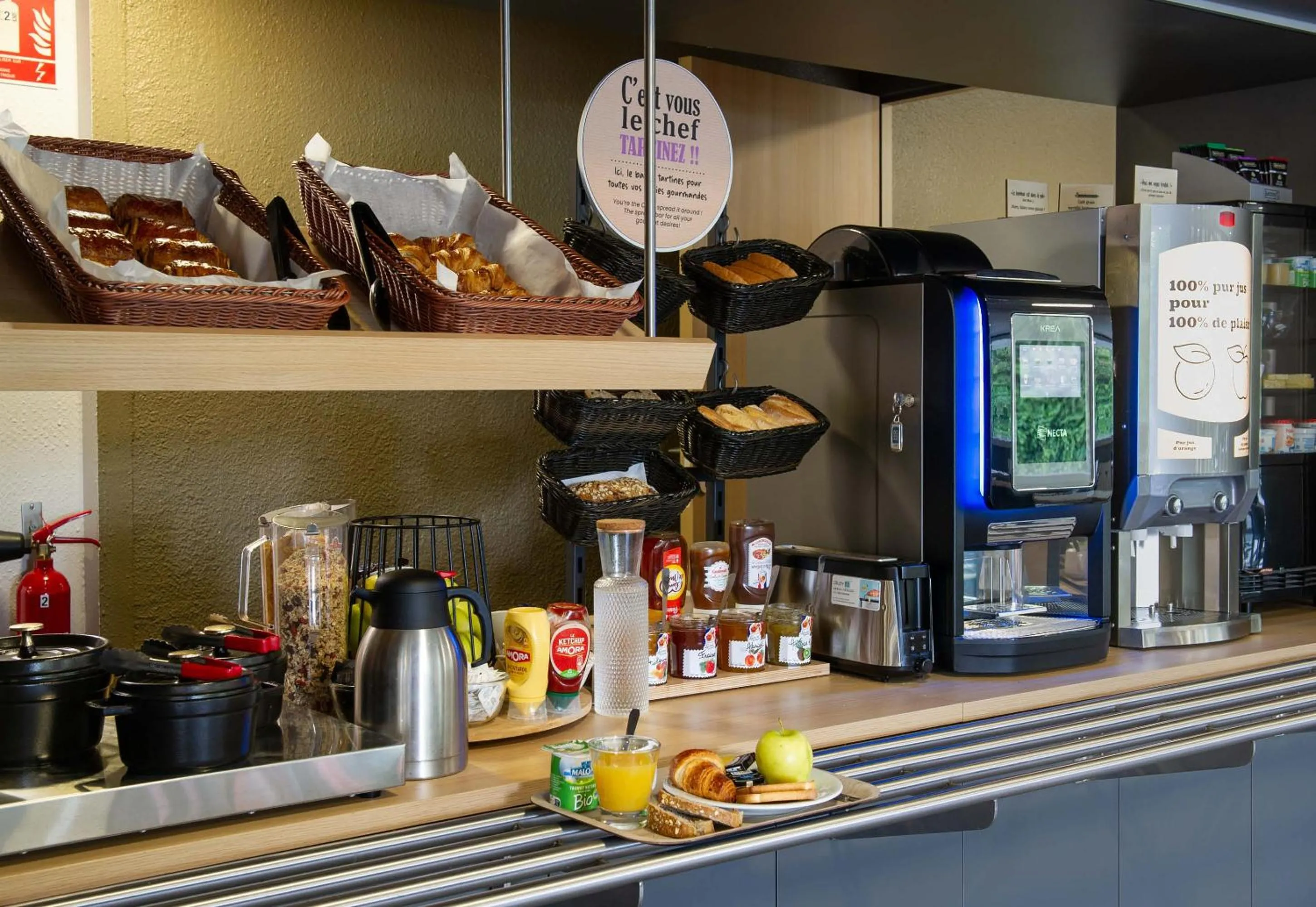 Buffet breakfast in B&B HOTEL Saint-Quentin