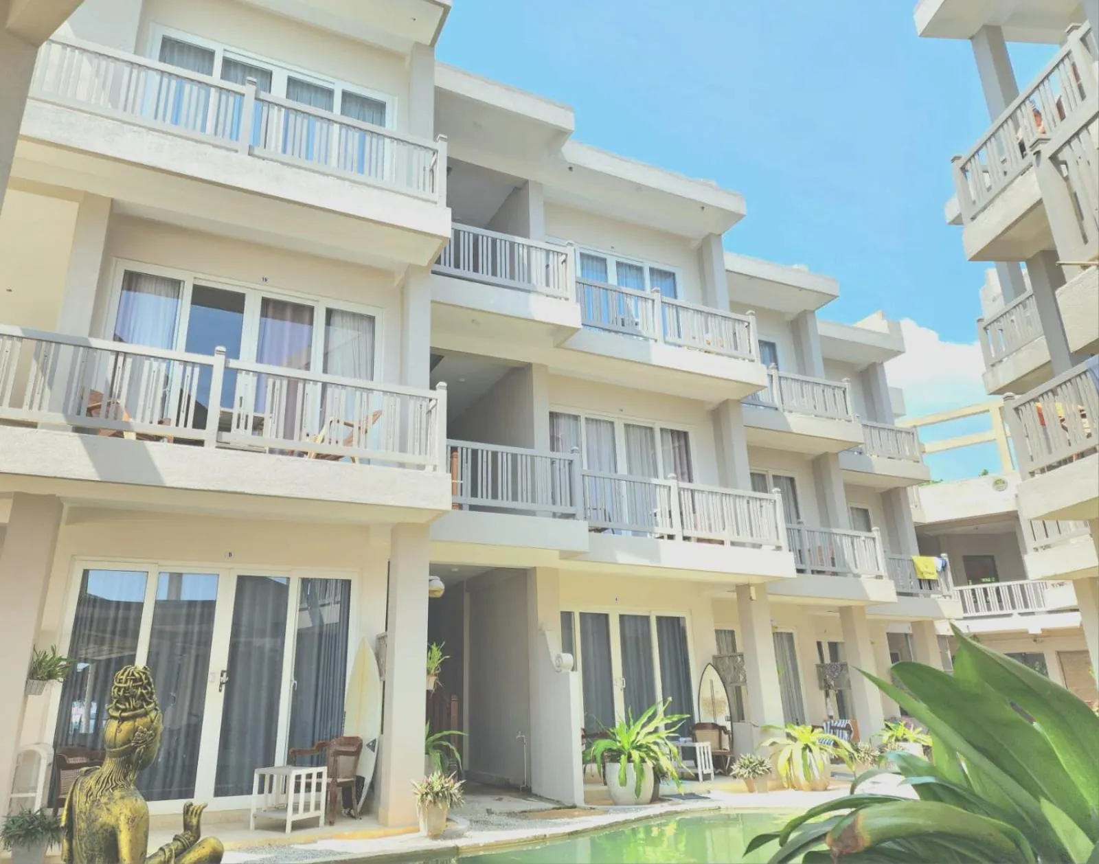 Day in Hotel Blue Note