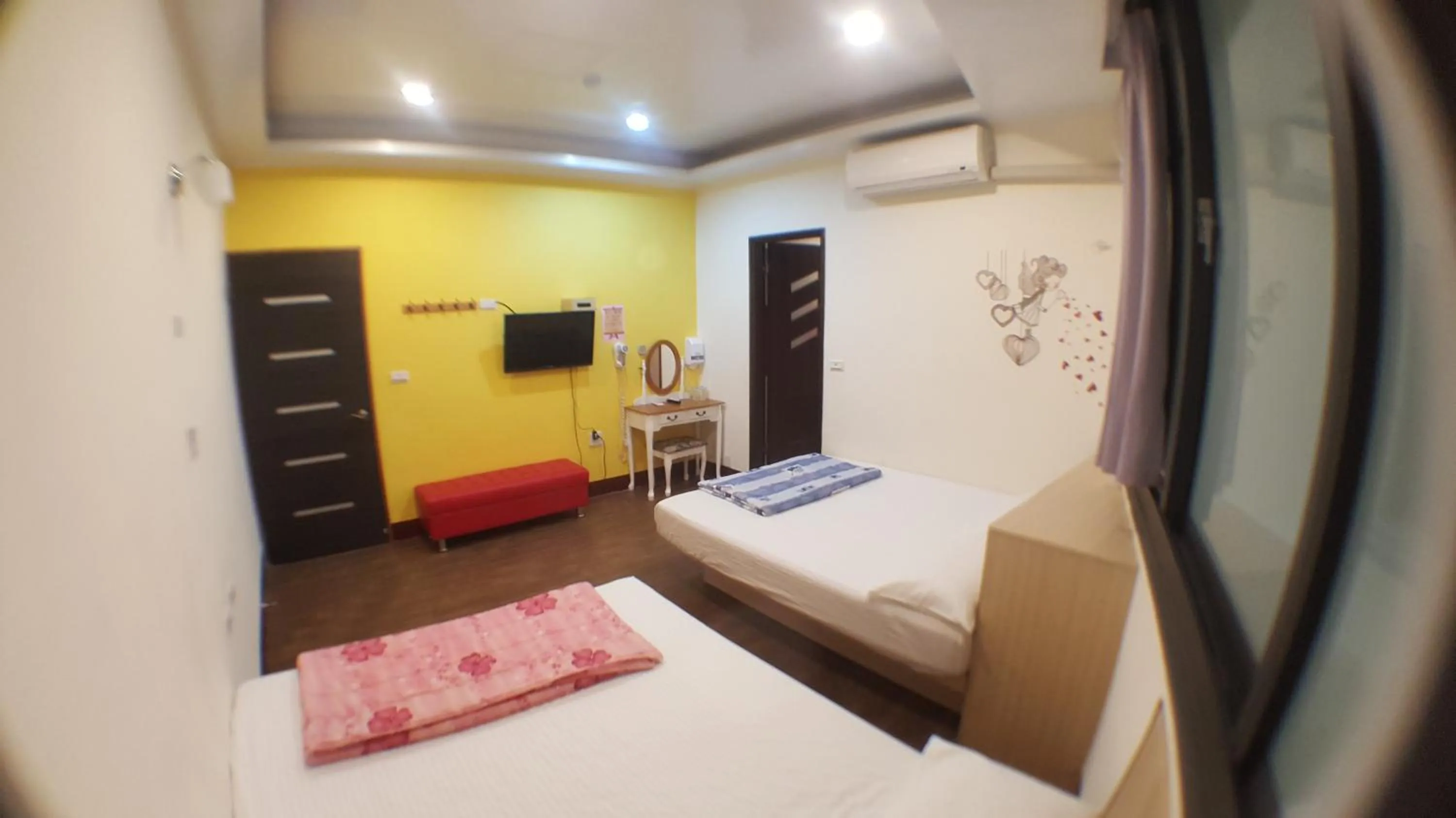 Bedroom, Bed in 龍園旅館Long Yuan Hotel