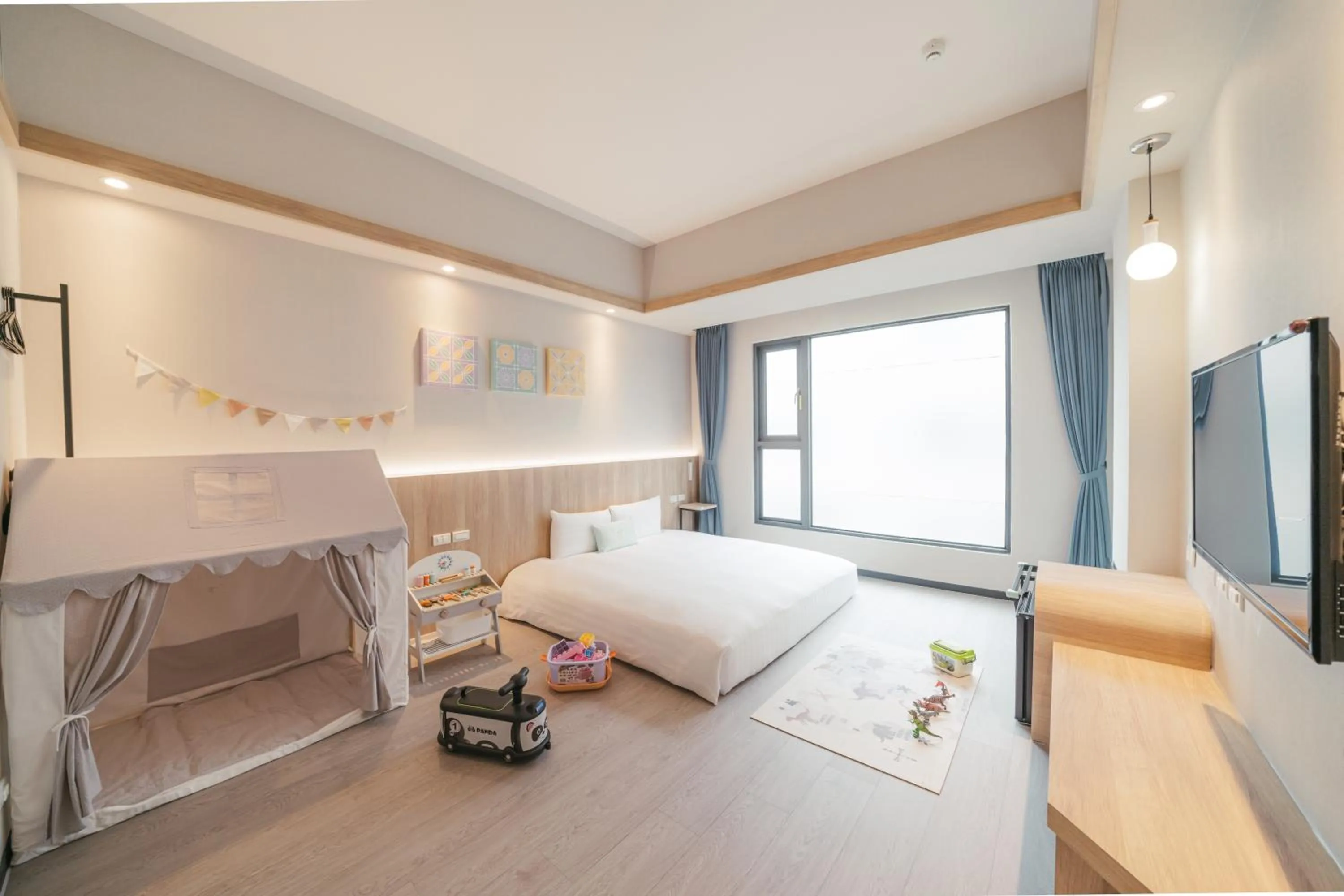 Children play ground, Bed in Hotel Liyaou