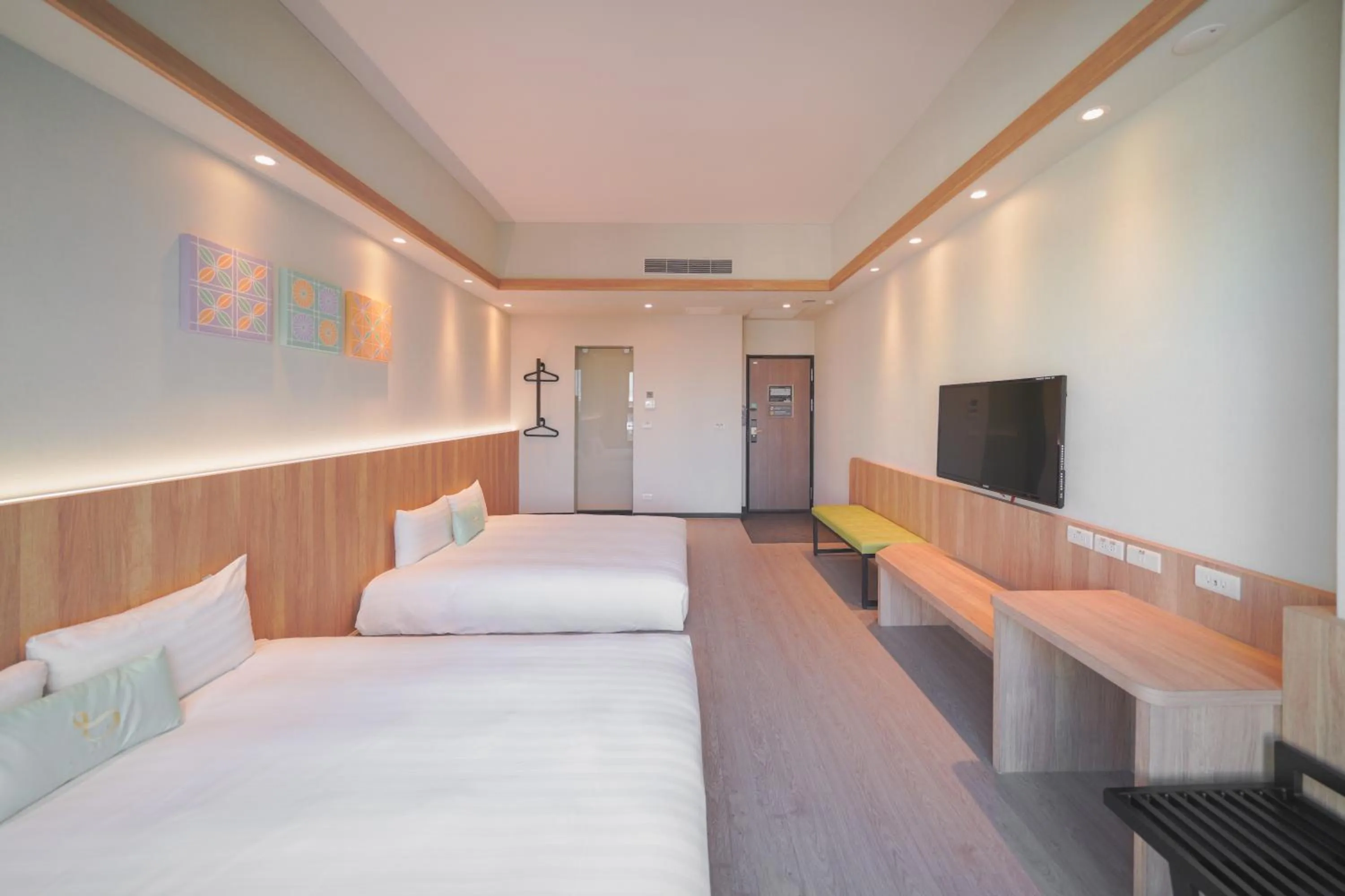 Photo of the whole room, Bed in Hotel Liyaou