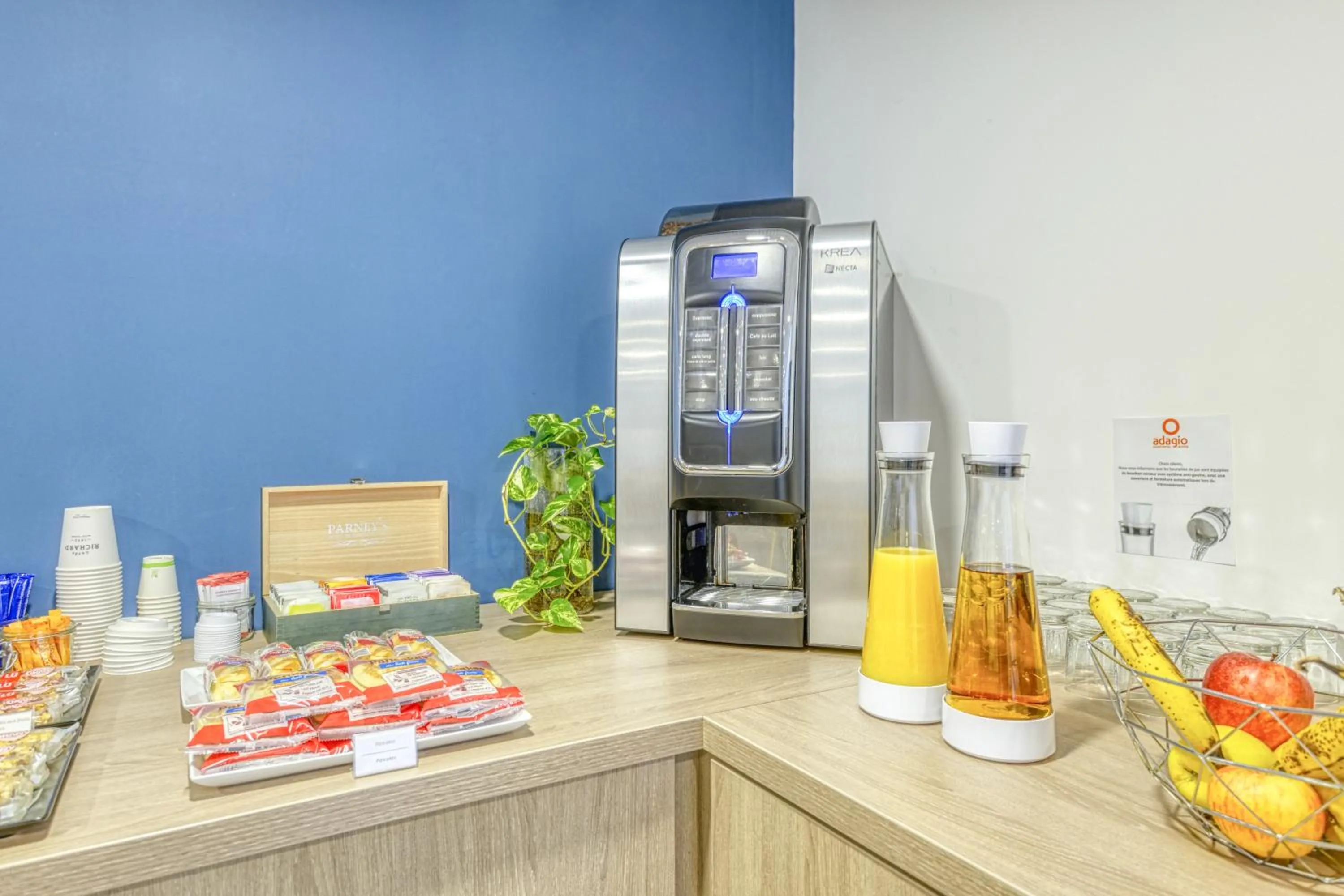 Food and drinks in Aparthotel Adagio Access Saint Nazaire