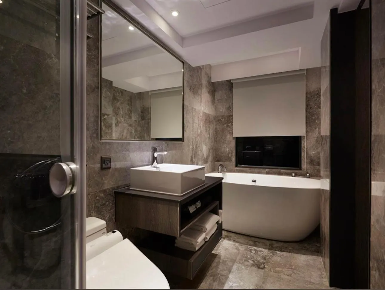 Bath in At Home Hotel Ximen