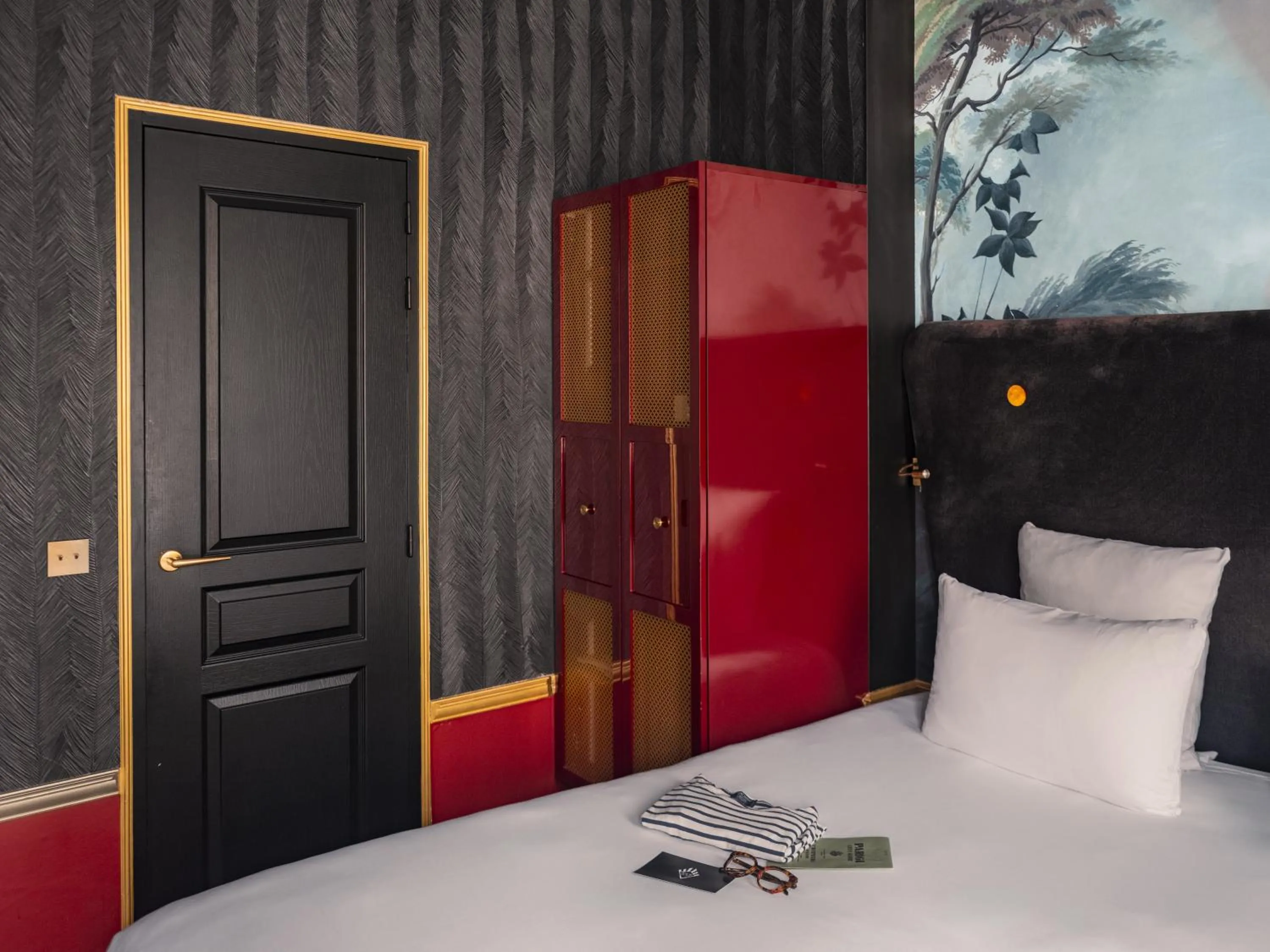 Bedroom, Bed in Snob Hotel