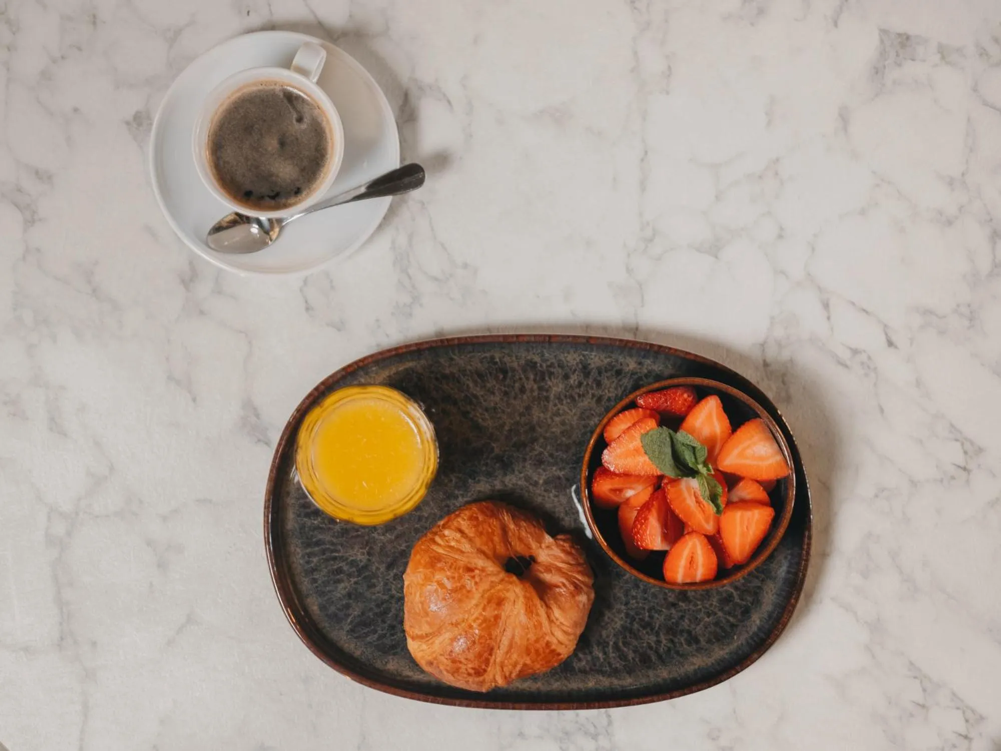 Breakfast in Snob Hotel