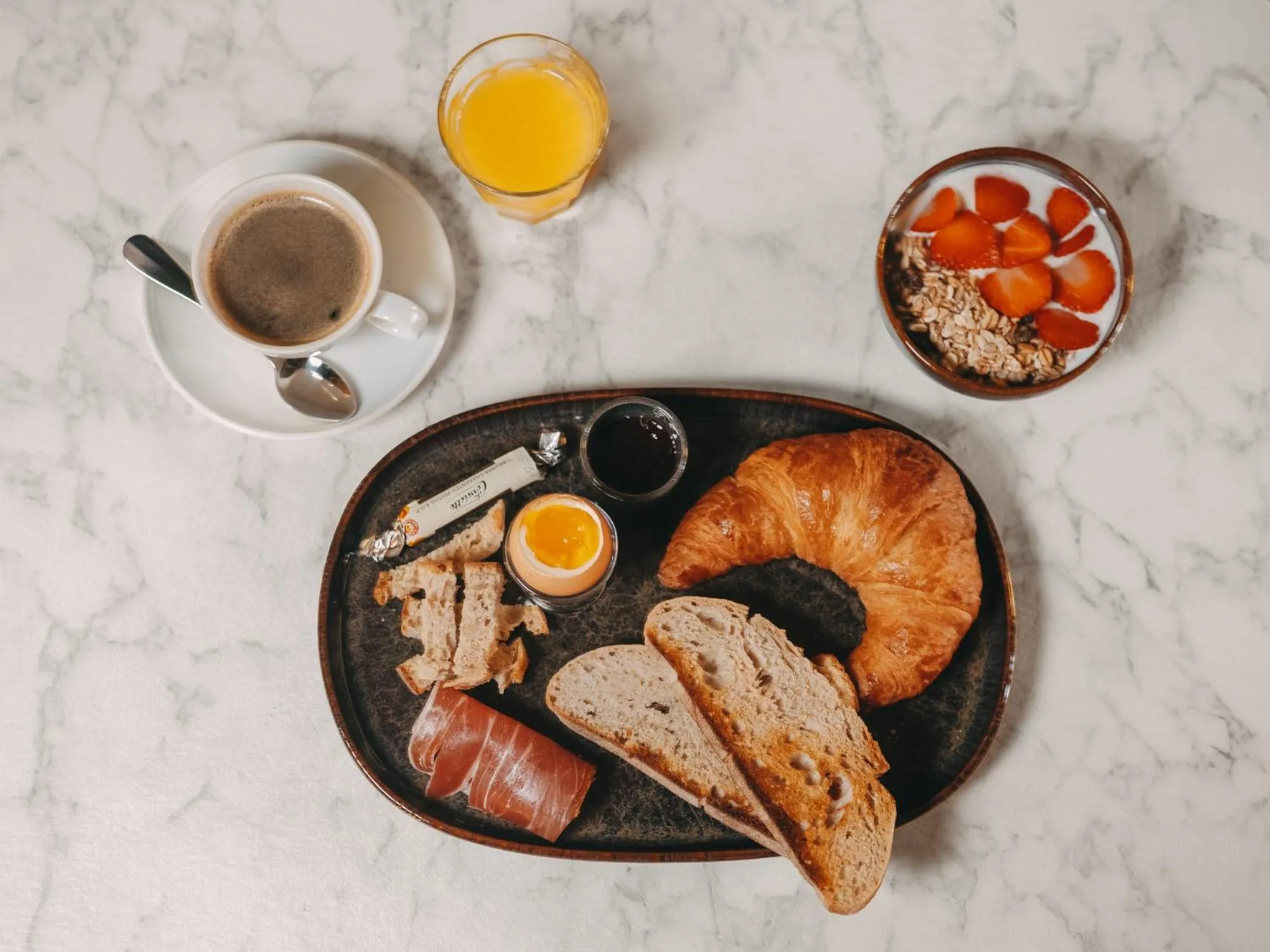 Breakfast in Snob Hotel