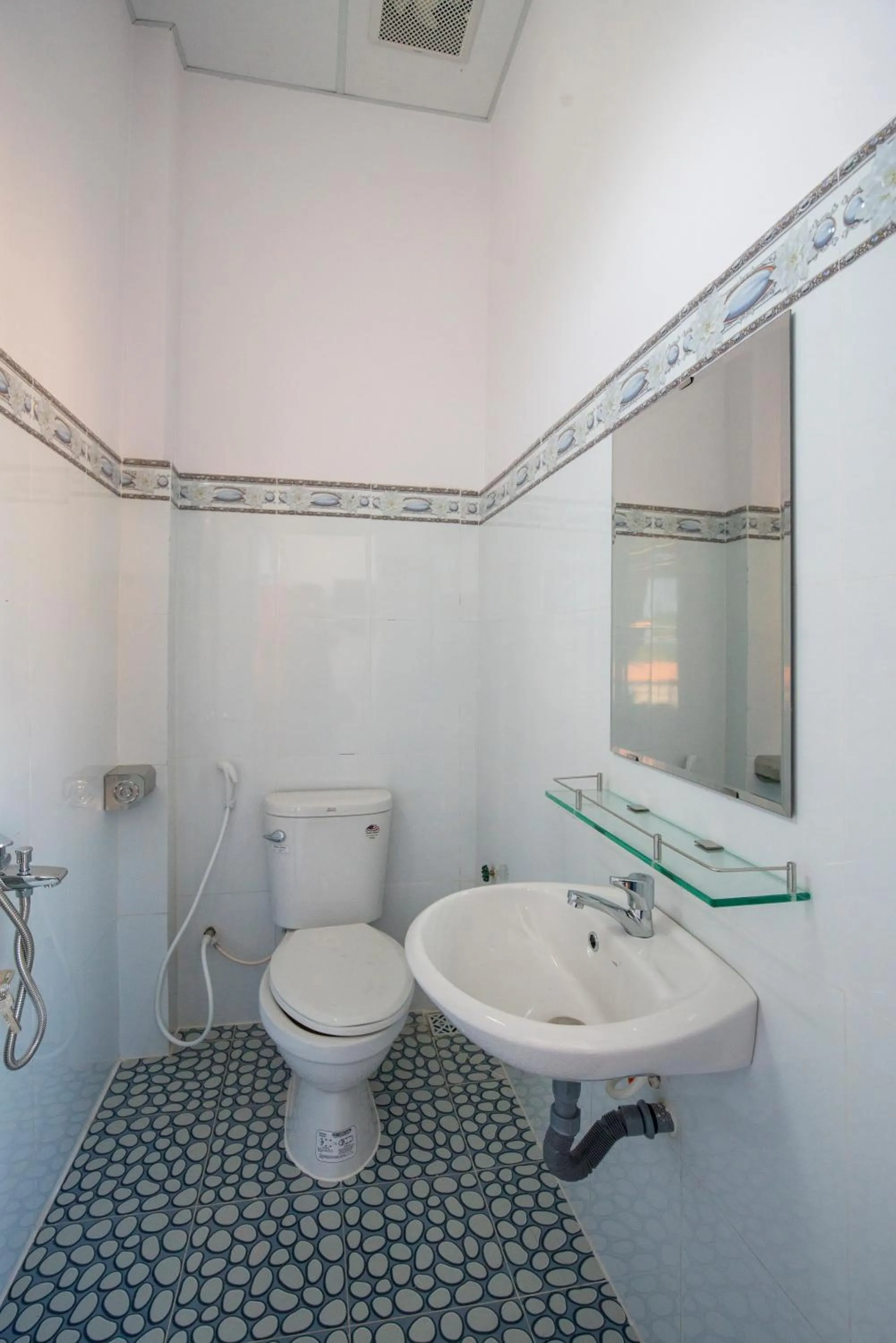 Bathroom in Xuan Anh Guesthouse