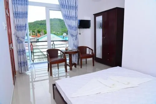 Balcony/Terrace, Bed in Xuan Anh Guesthouse