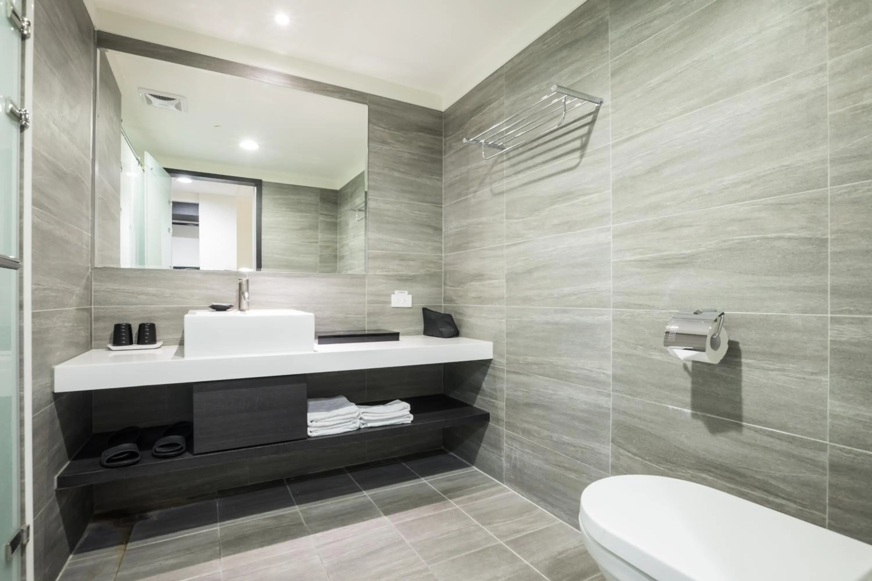 Toilet in Home Rest Hotel