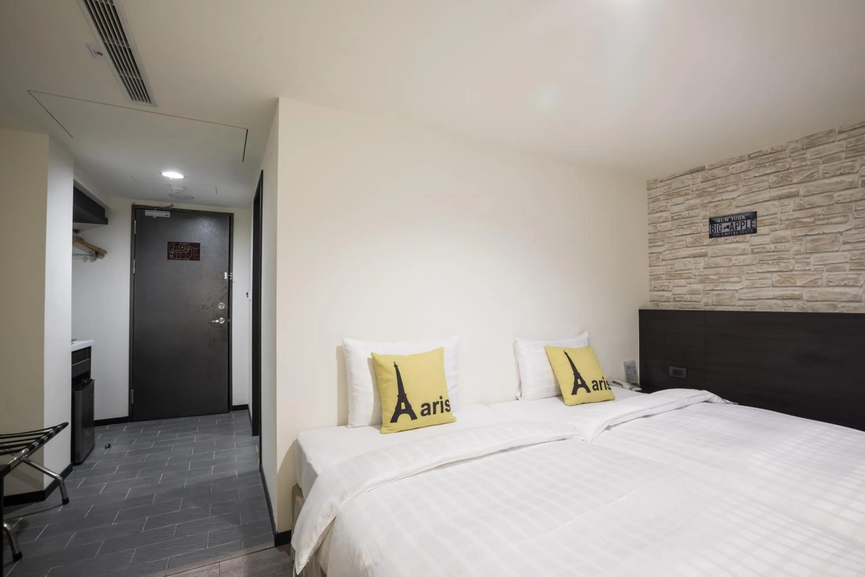 Bedroom, Bed in Home Rest Hotel