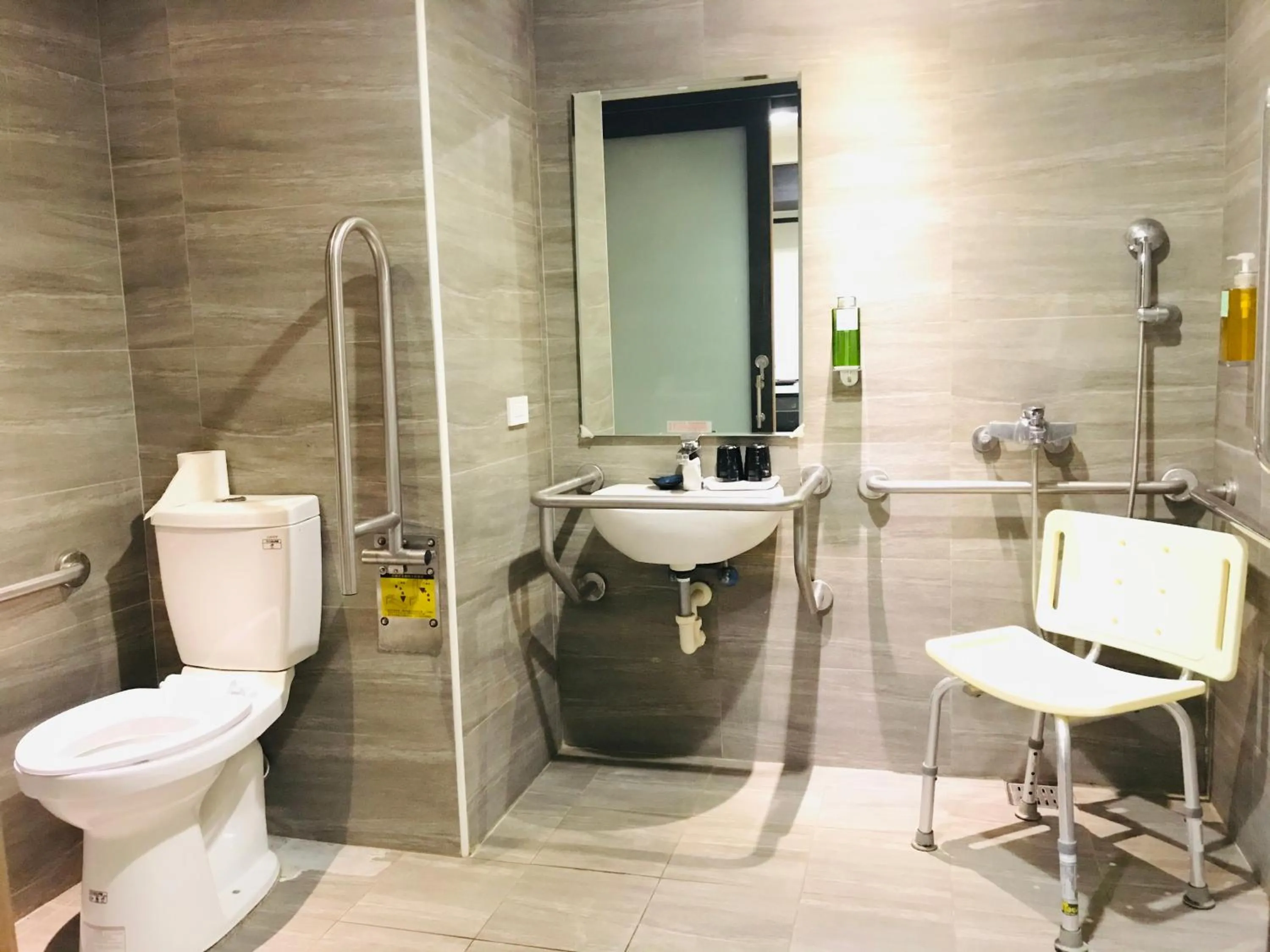 Toilet in Home Rest Hotel