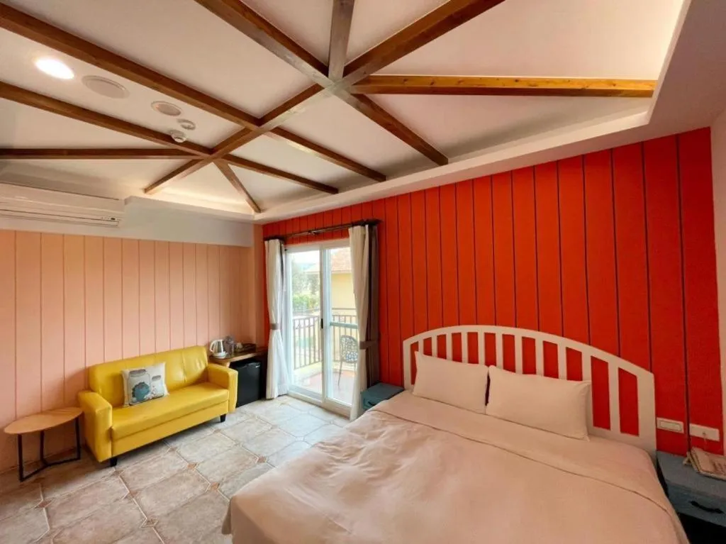 Photo of the whole room, Bed in Island on the Sea