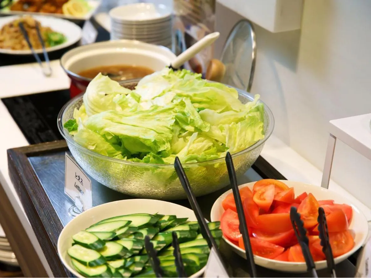 Restaurant/places to eat in Hotel Sakura Suite Osaka Juso