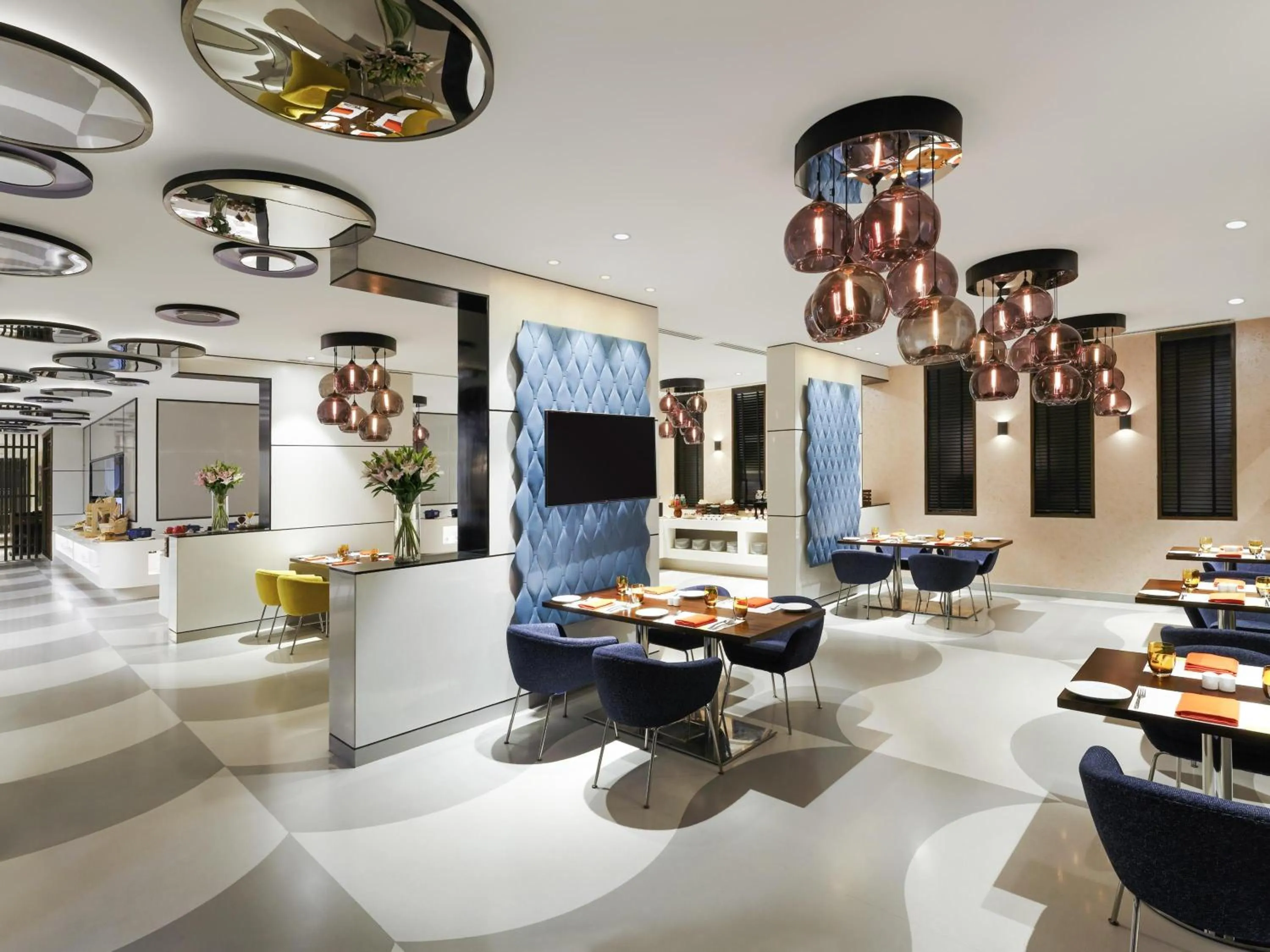 Restaurant/places to eat in Novotel Guwahati GS Road