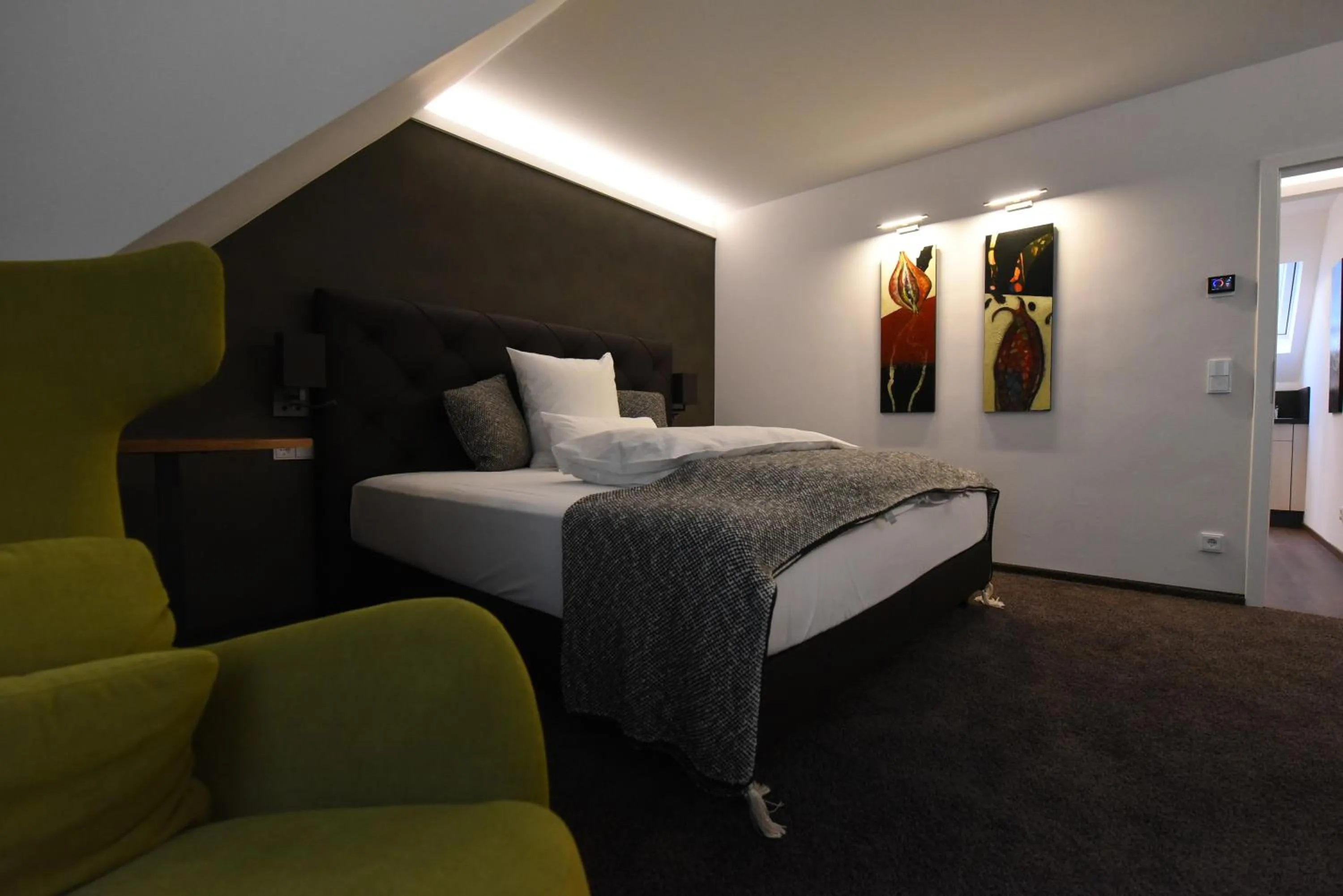 Photo of the whole room, Bed in Höll am Main