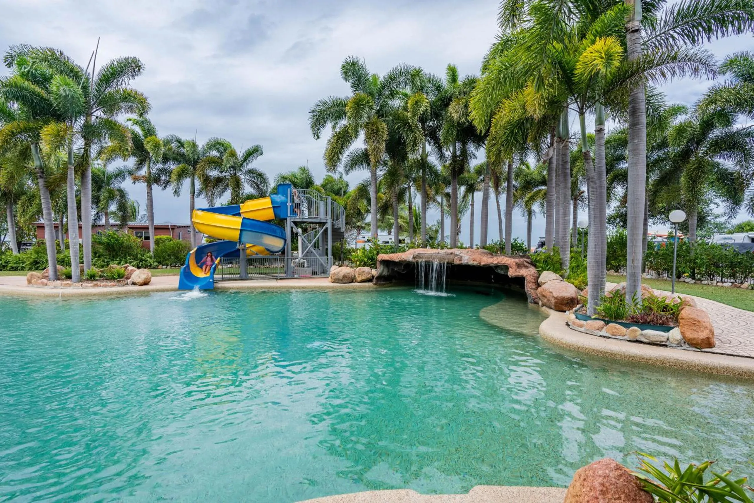 Swimming pool in Tasman Holiday Parks - Rollingstone