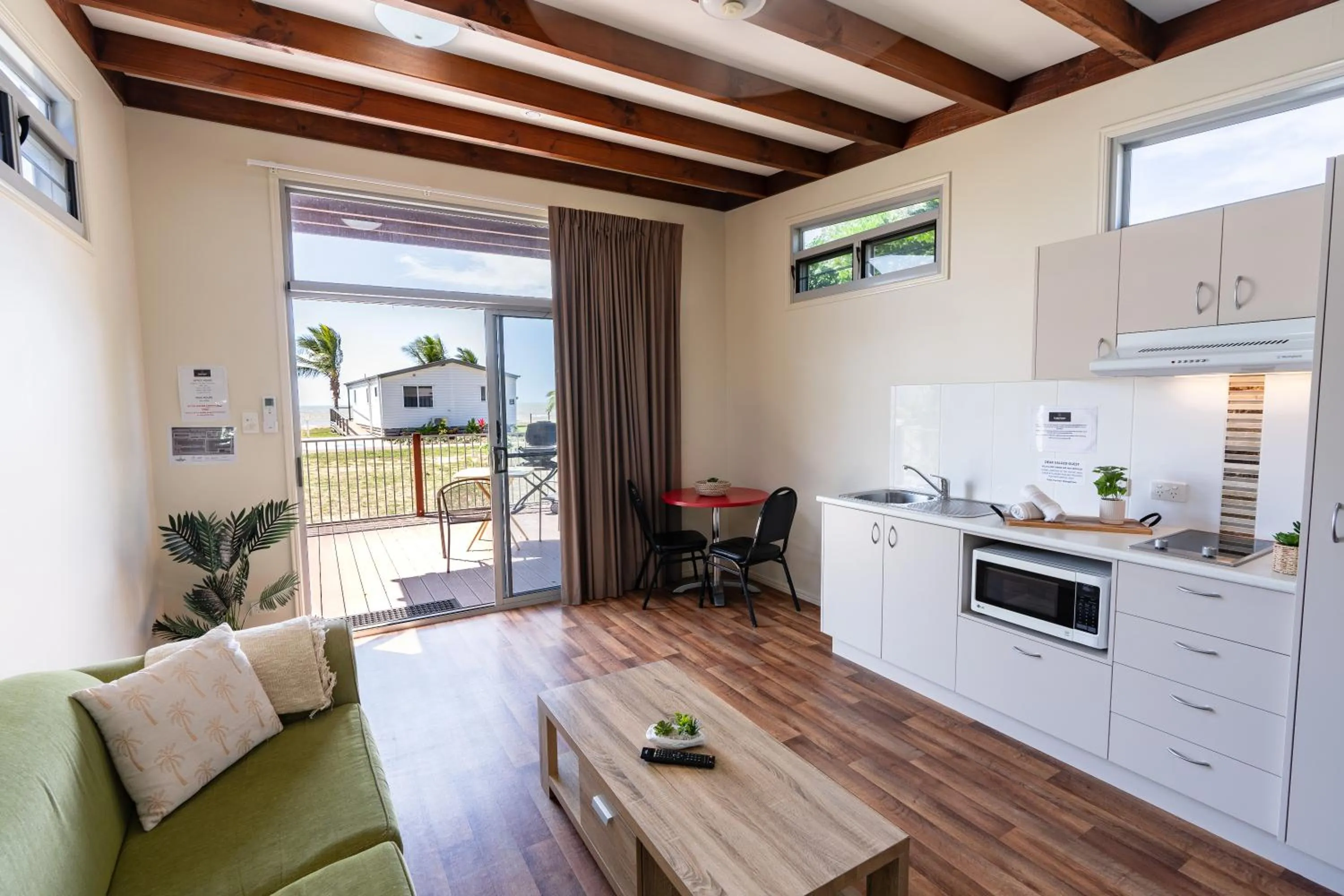 Kitchen or kitchenette in Tasman Holiday Parks - Rollingstone