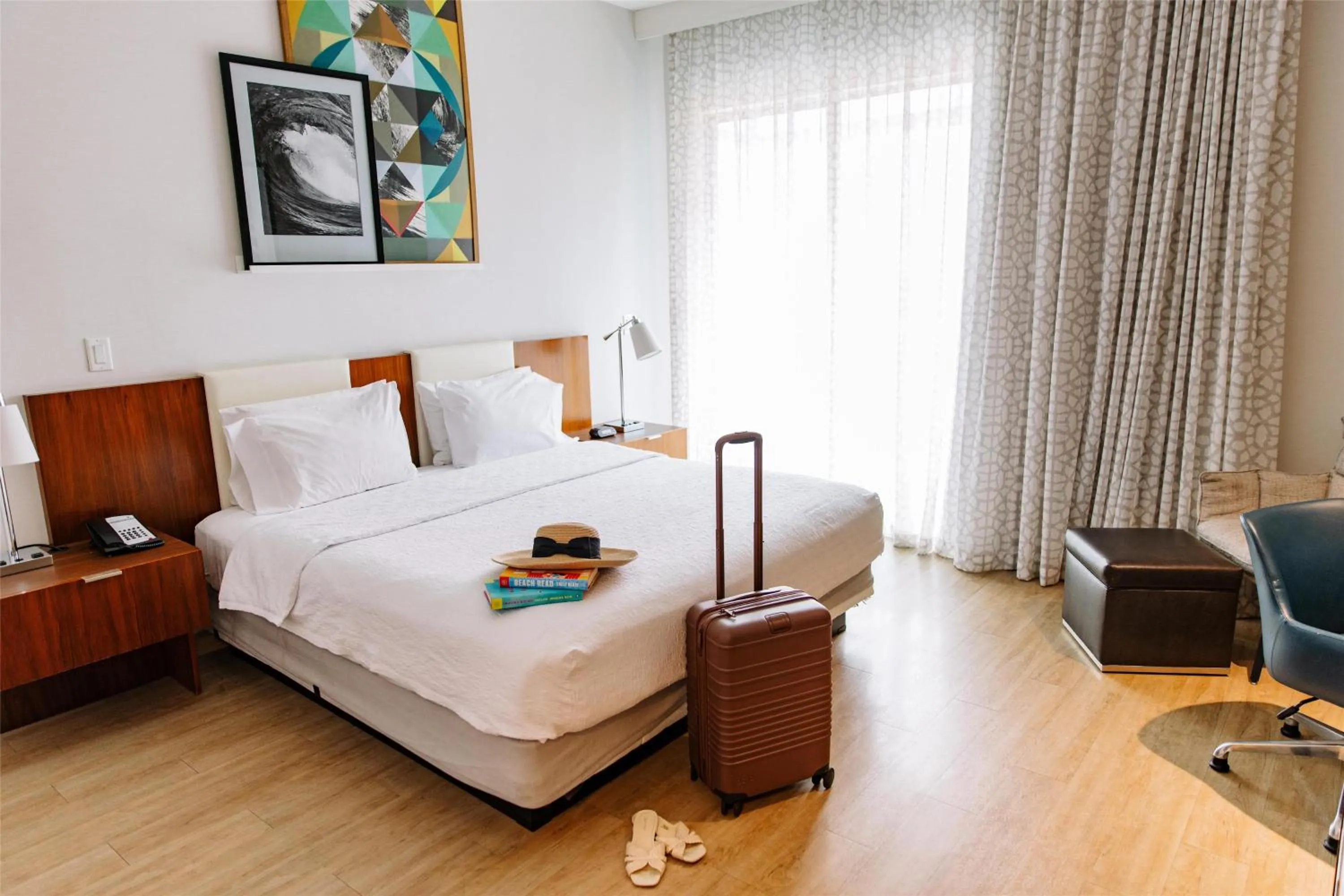 Bed in Hampton Inn & Suites Santa Monica