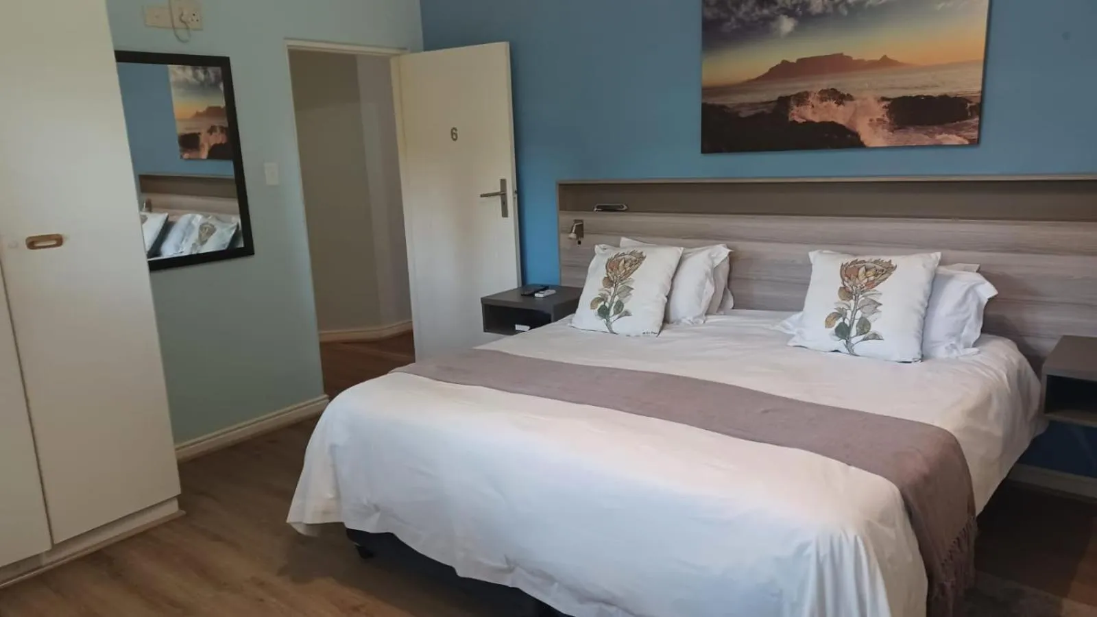 Bed in Outeniqua Inn