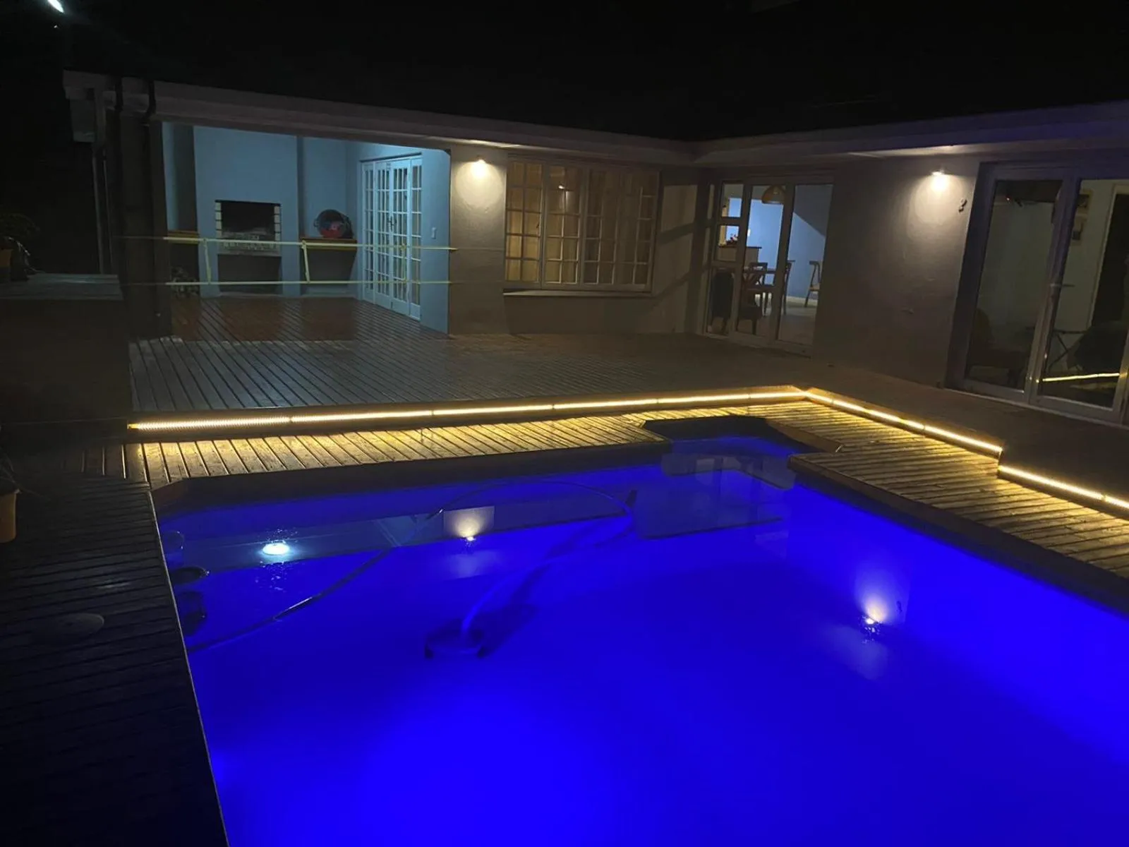 Swimming pool in Outeniqua Inn