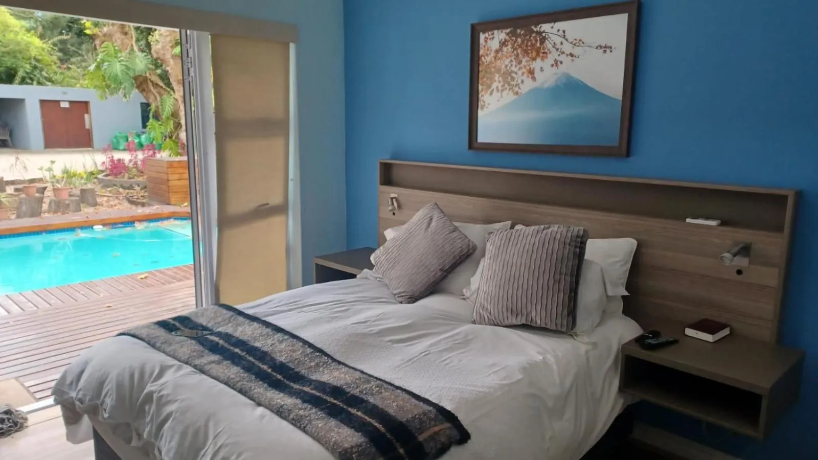 Bed in Outeniqua Inn