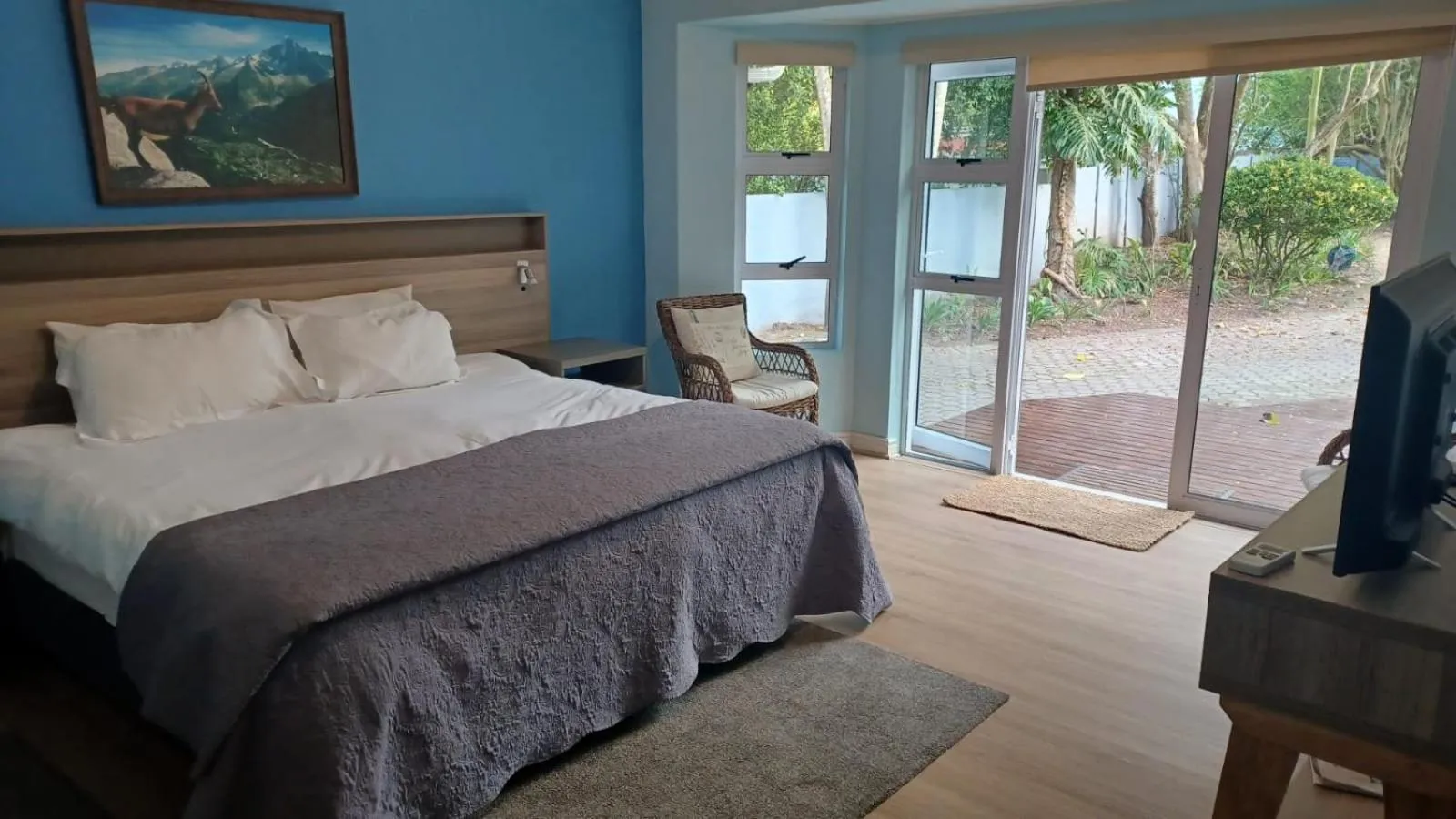 Bed in Outeniqua Inn