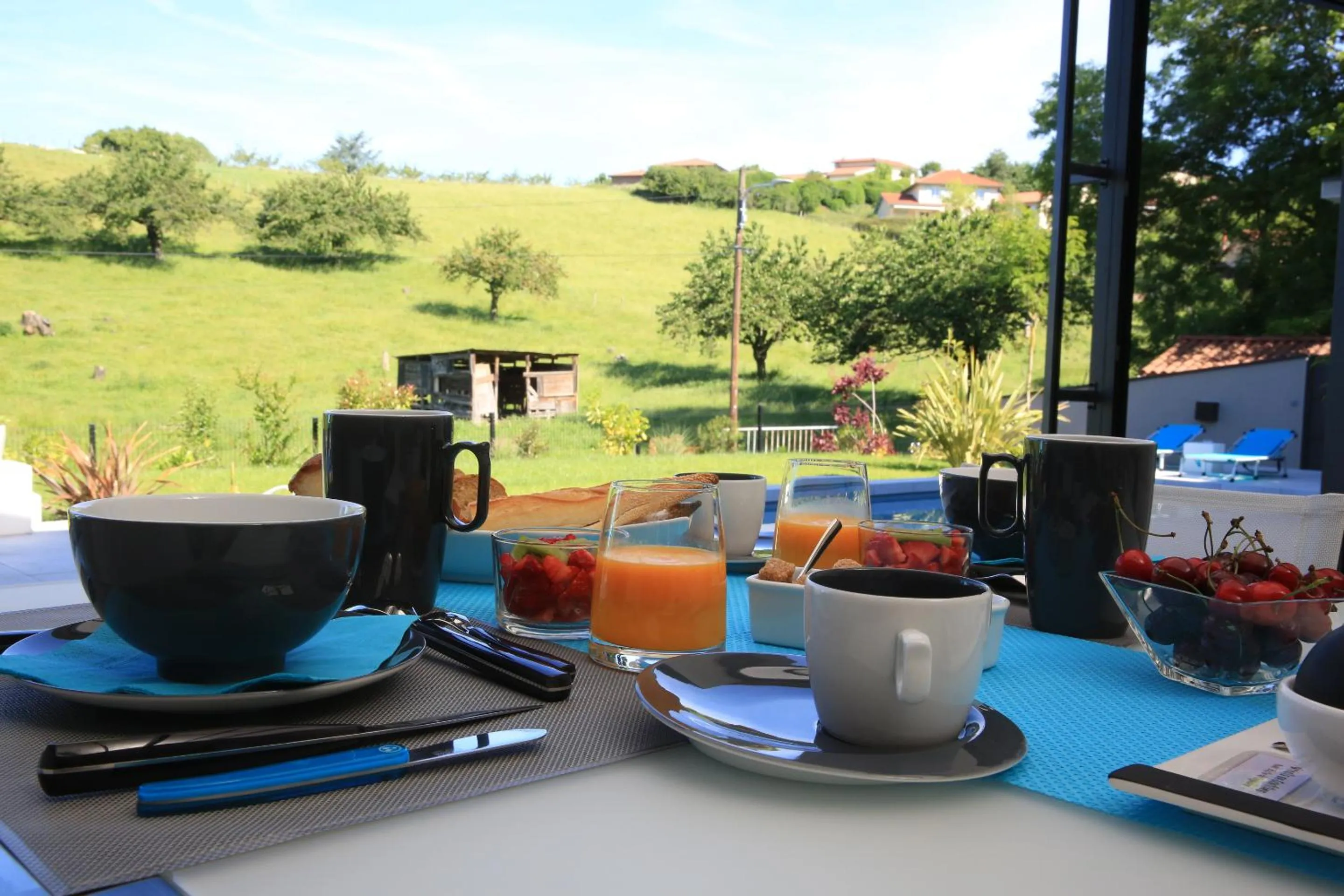 Continental breakfast in Maison Cube