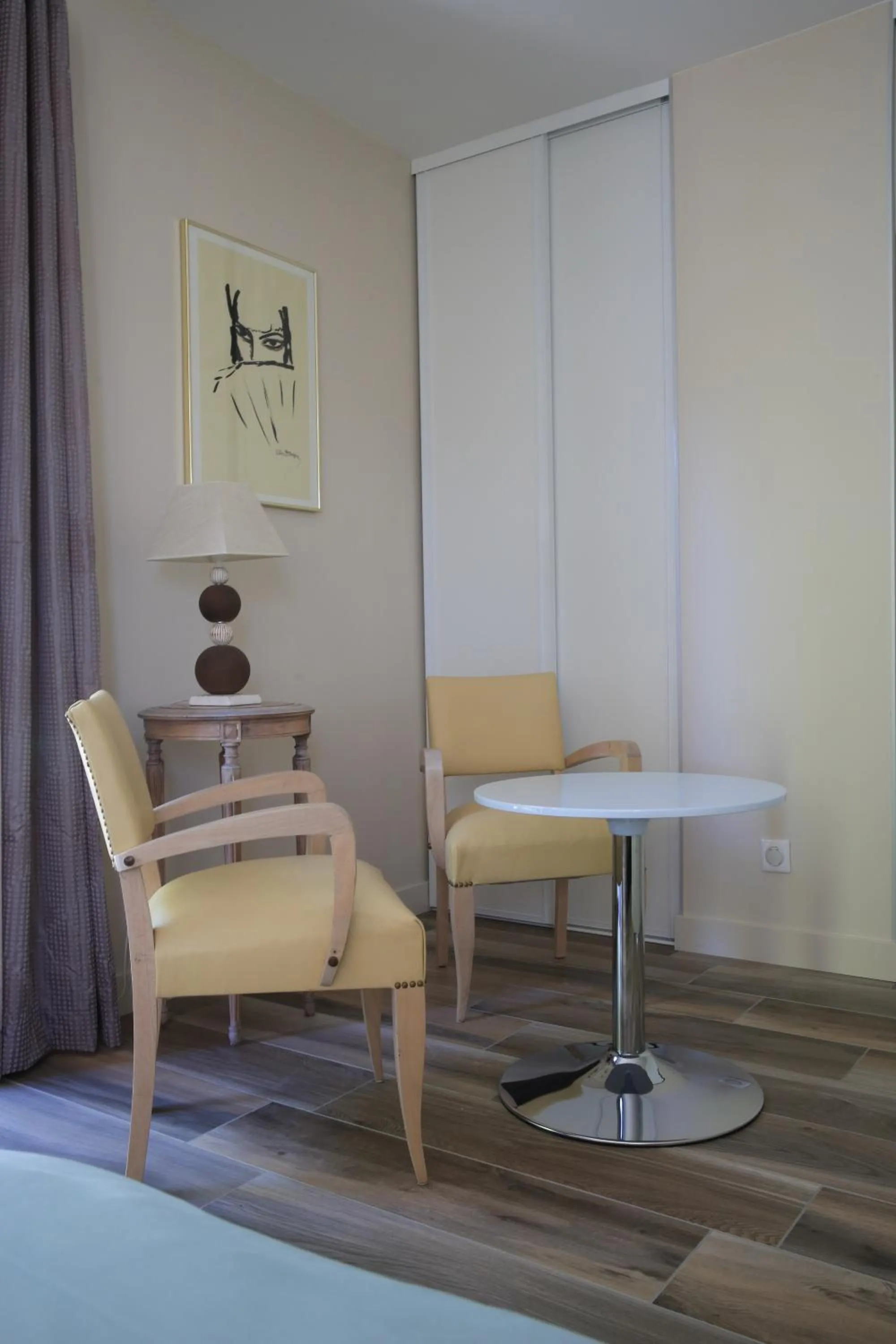 Living room in Maison Cube