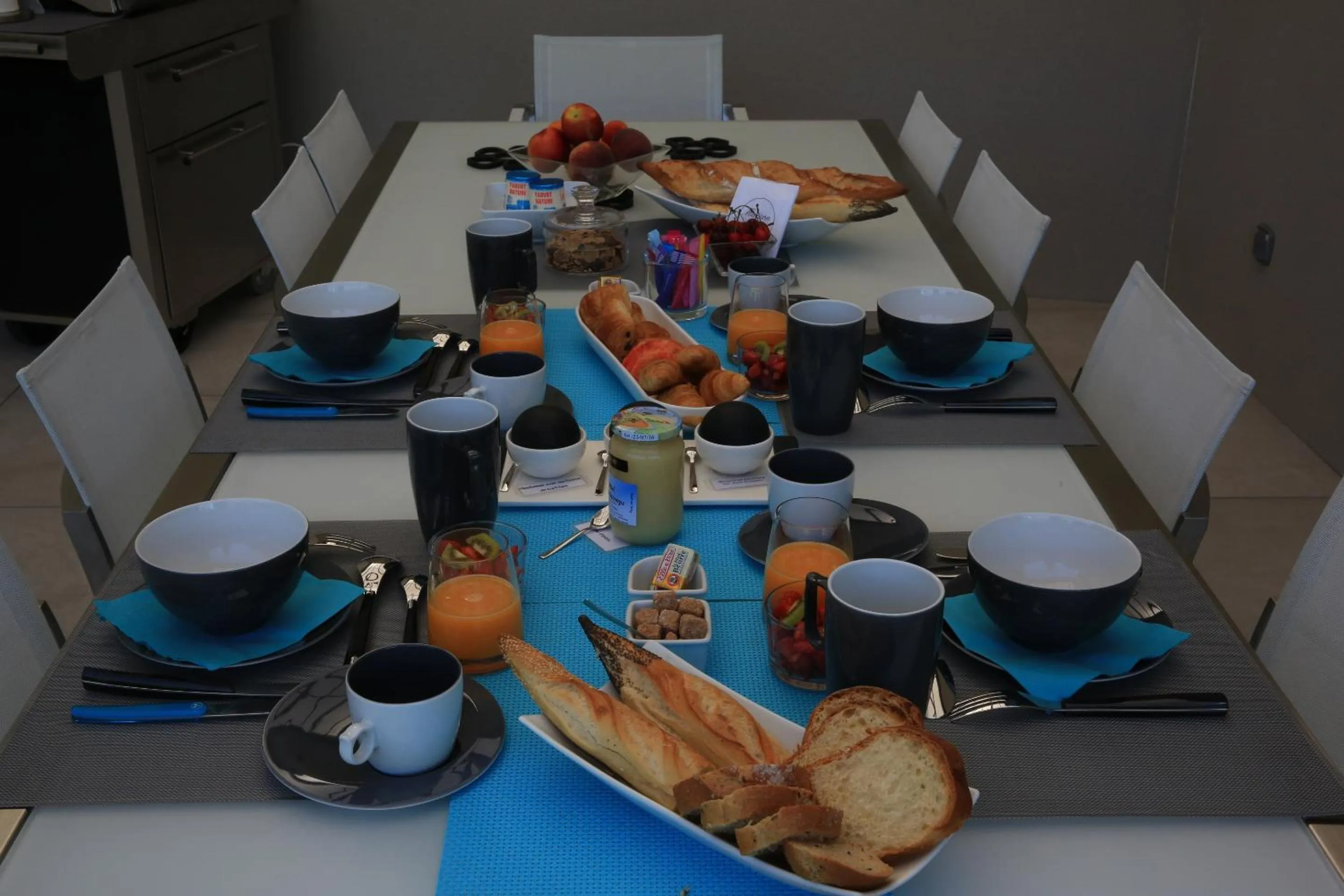 Continental breakfast in Maison Cube