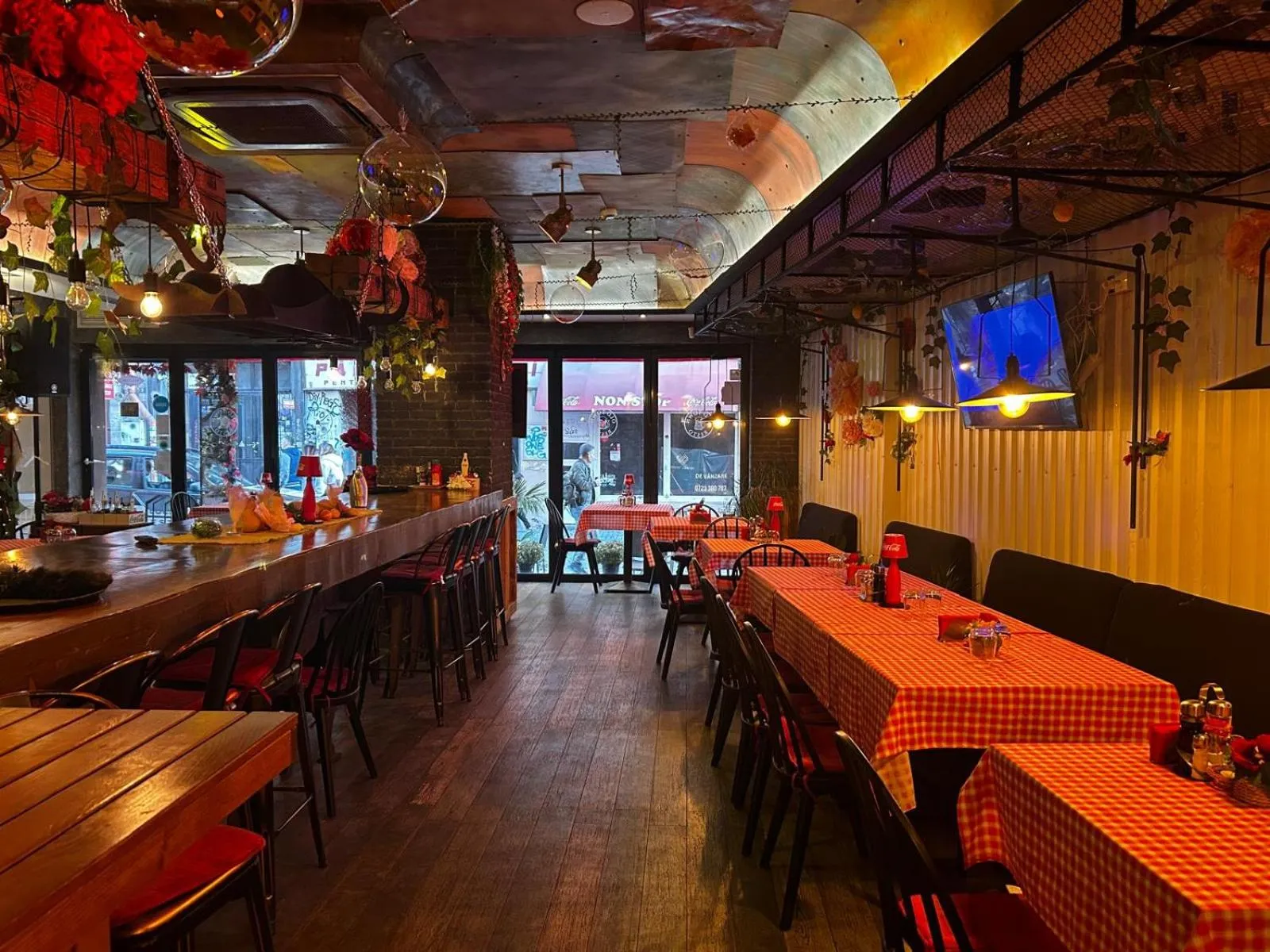 Restaurant/places to eat in Old Town Boutique Hotel