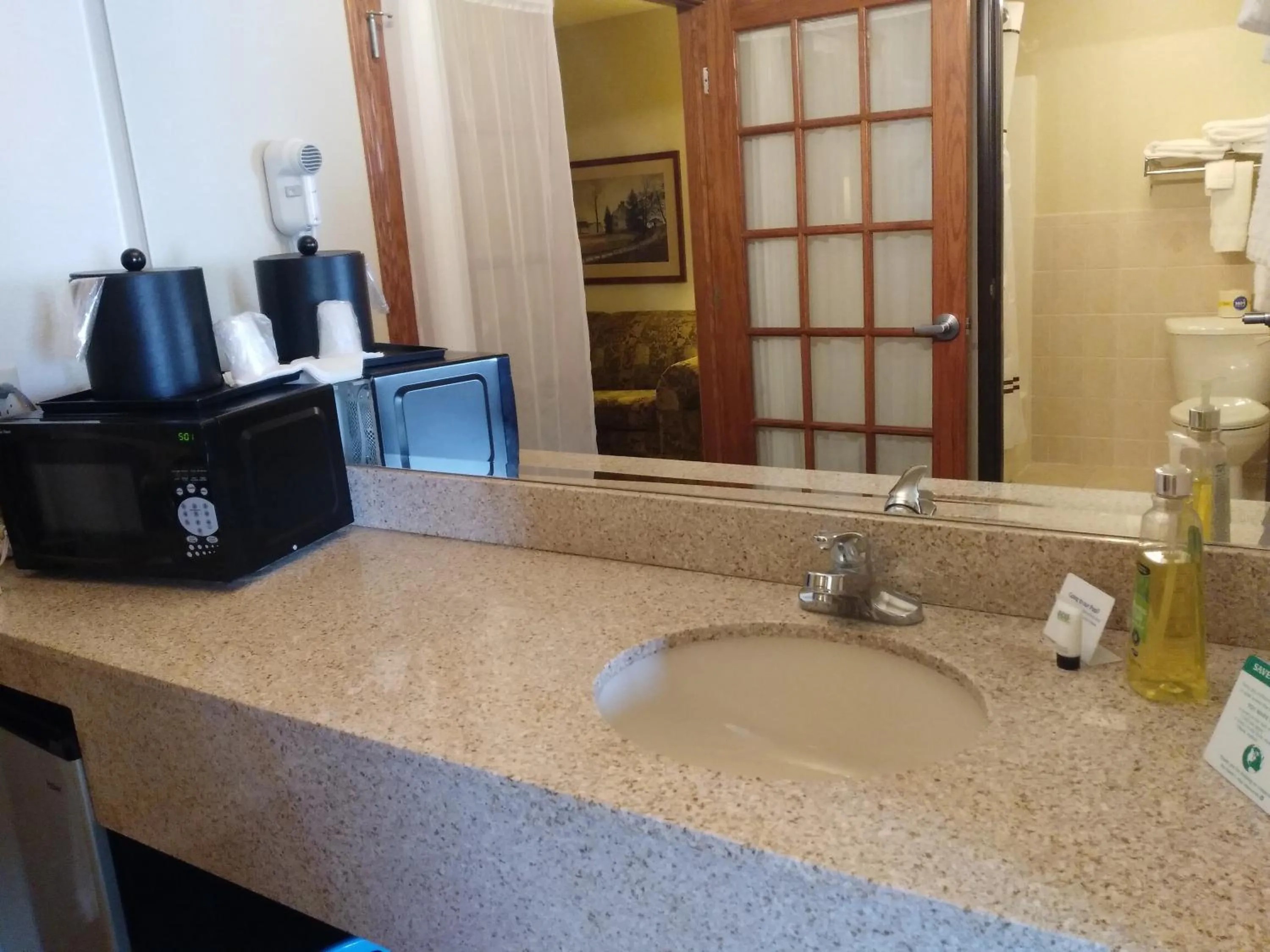 Madelia Hotel & Suites