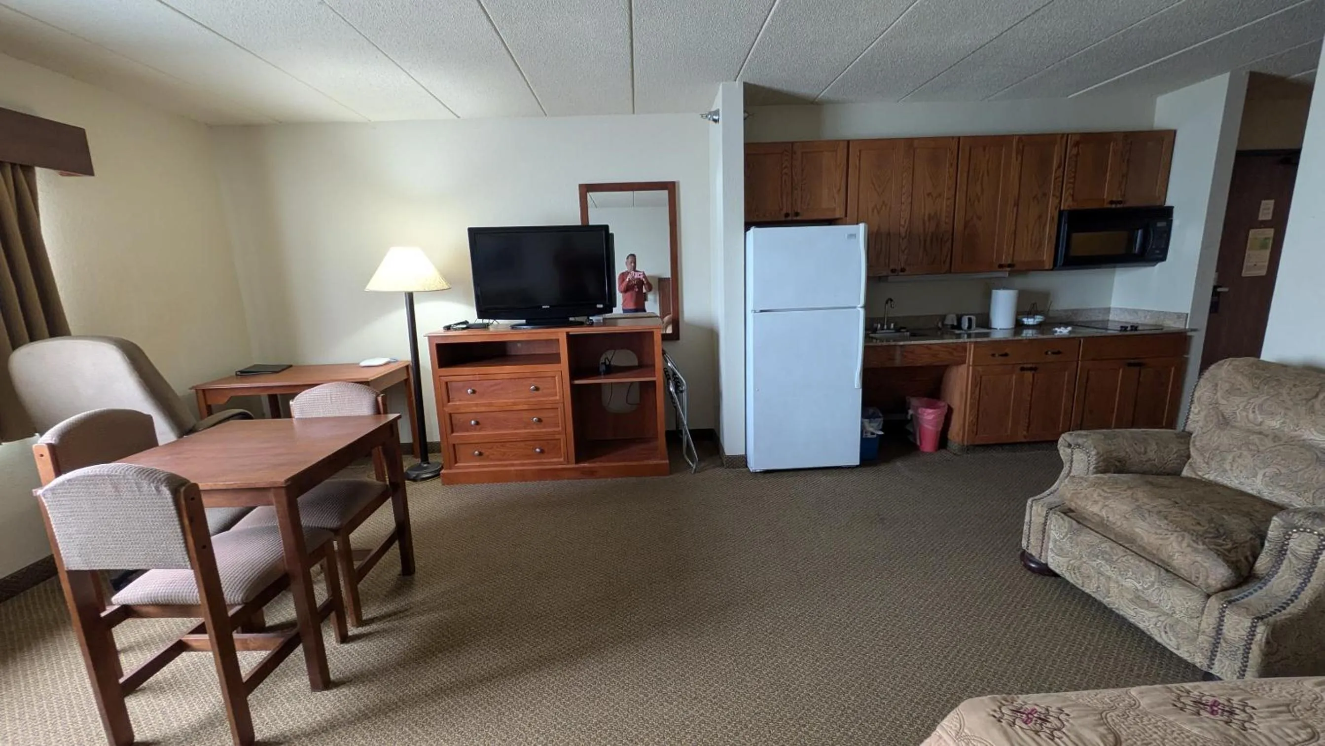 Kitchen or kitchenette in Madelia Hotel & Suites