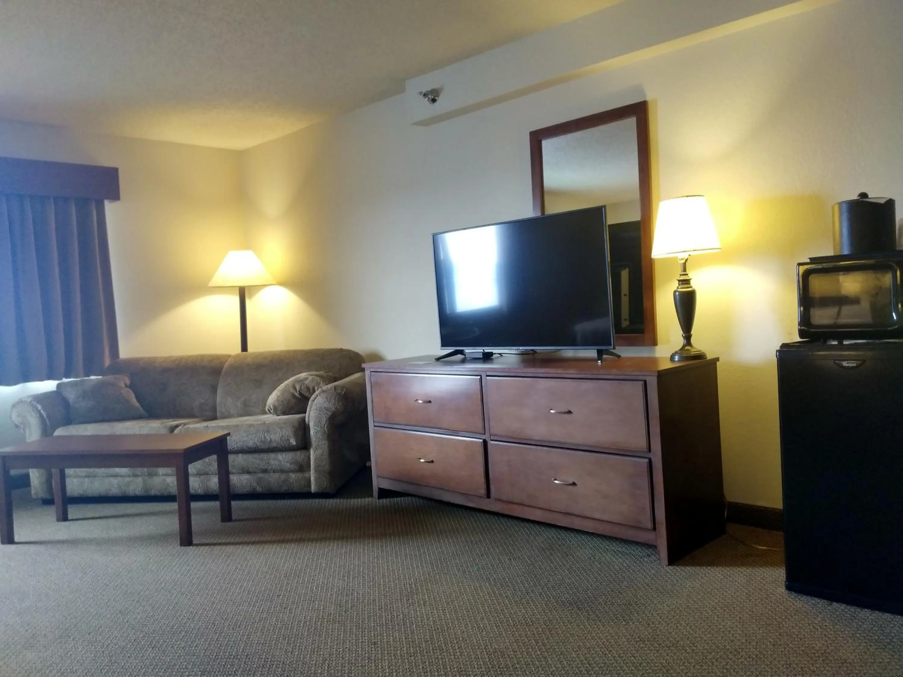 Madelia Hotel & Suites