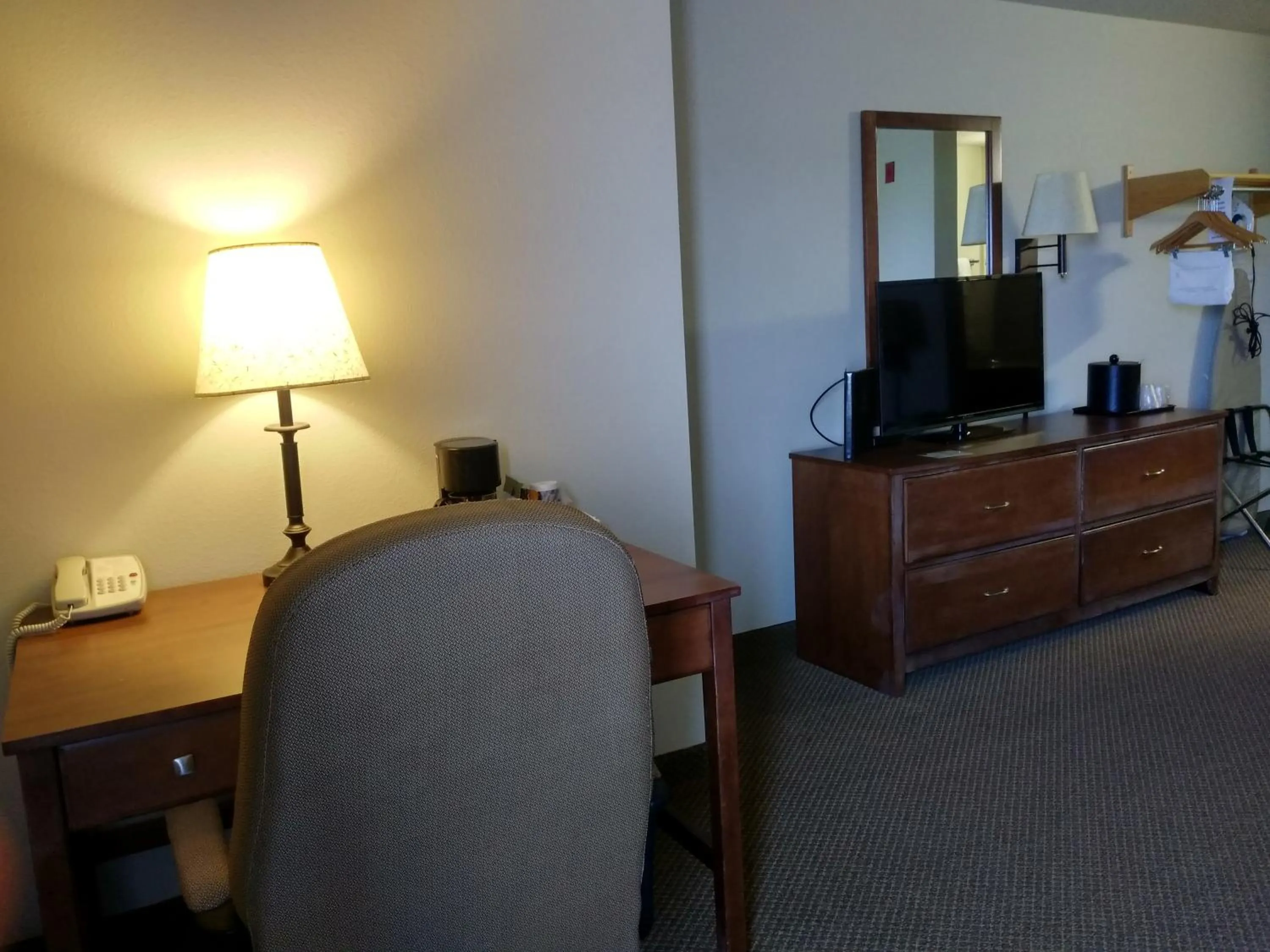 Madelia Hotel & Suites